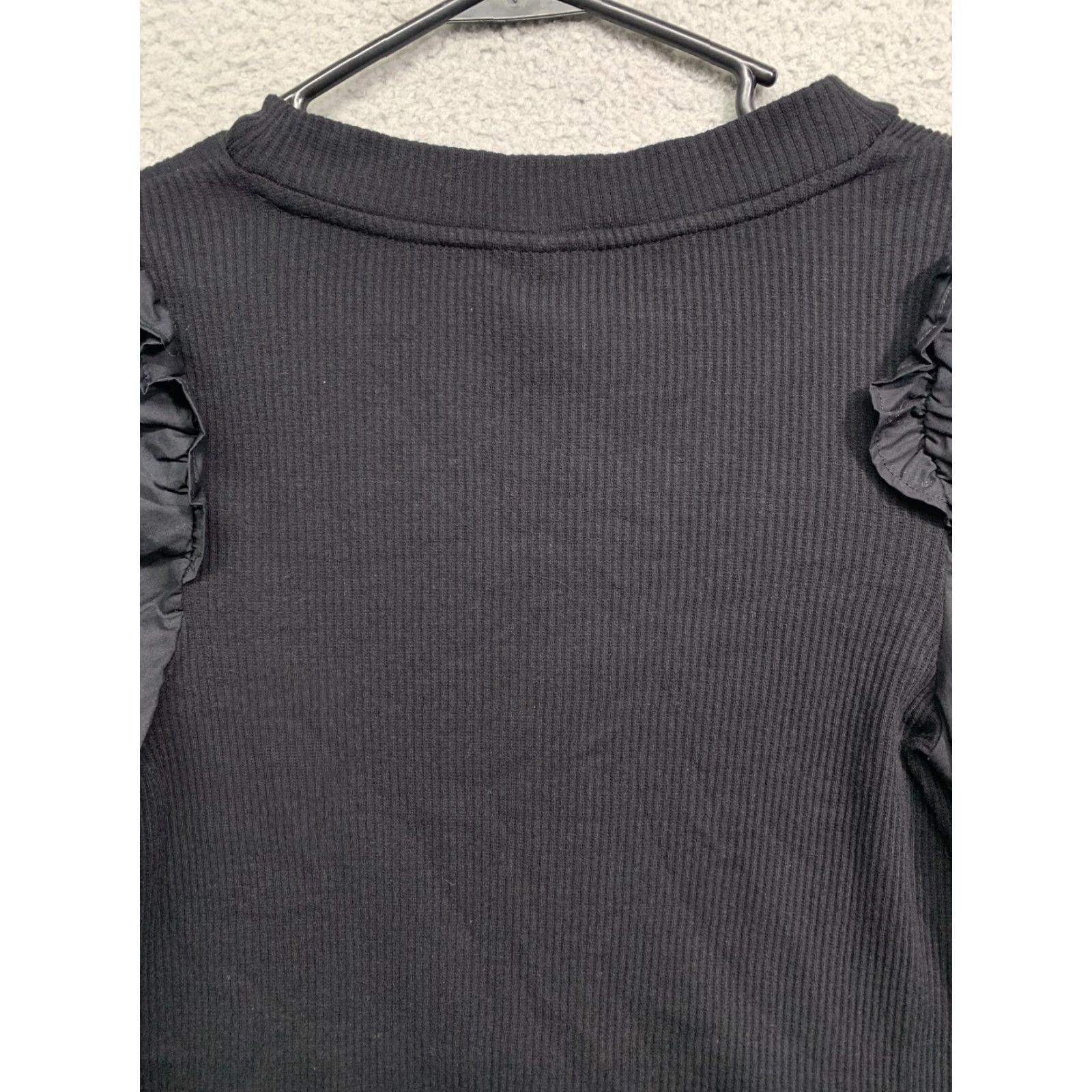 Vintage WHO WHAT WEAR Pullover Top Women XS Black V-Neck Knitted Body Blousy Sleeves NWT Pullover Shirt Womens XS Black V-Neck Cropped Puff Sleeve NWT Size XS / US 0-2 / IT 36-38 - 6 Thumbnail