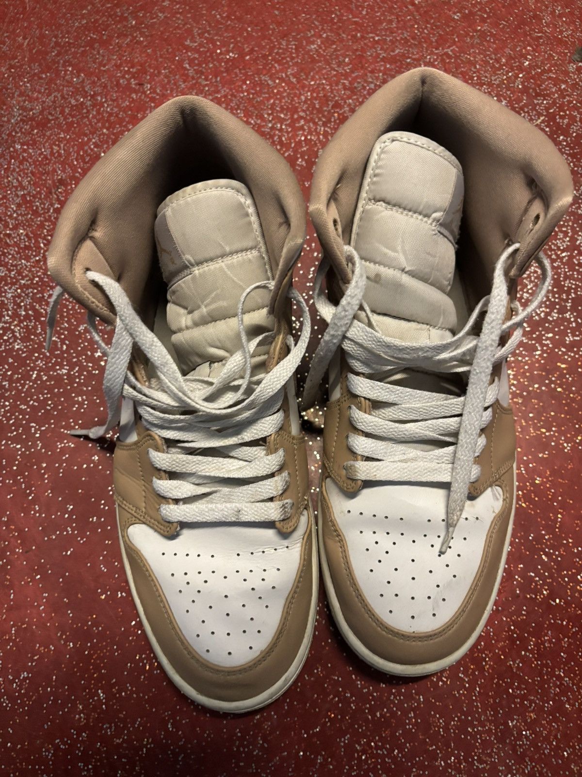 Nike Jordan mid tan gums Size US 11 / EU 44 - 3 Thumbnail