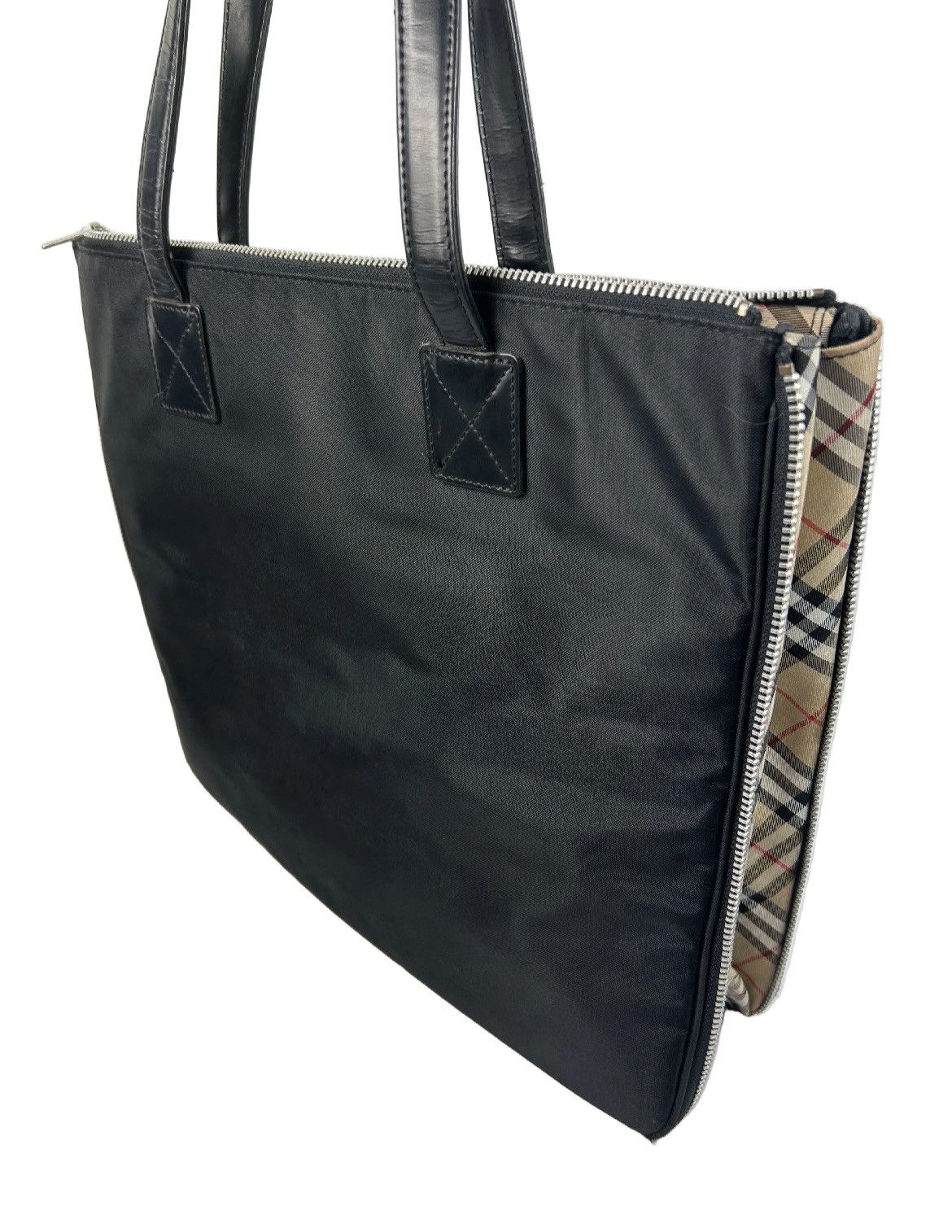 Burberry Burberry Nova Check Nylon Shoulder Bag Size ONE SIZE - 2 Thumbnail