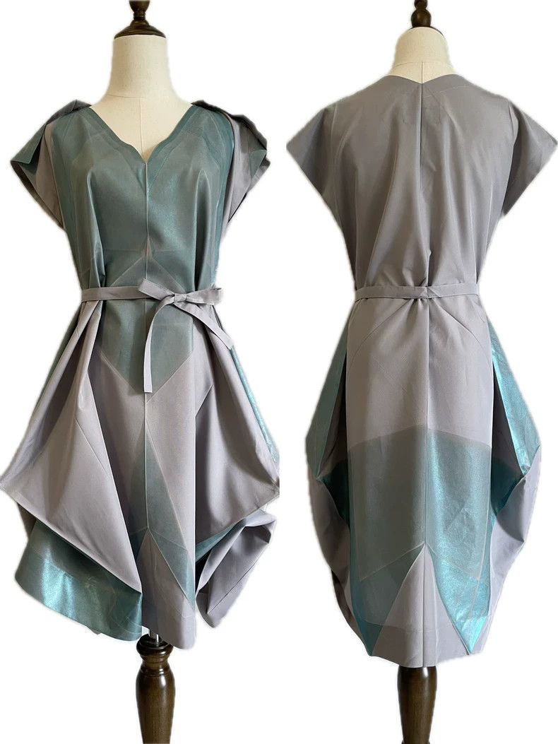 Issey Miyake Issey Miyake size:3 Blue and pink flower bud dress Size XS / US 0-2 / IT 36-38 - 2 Thumbnail