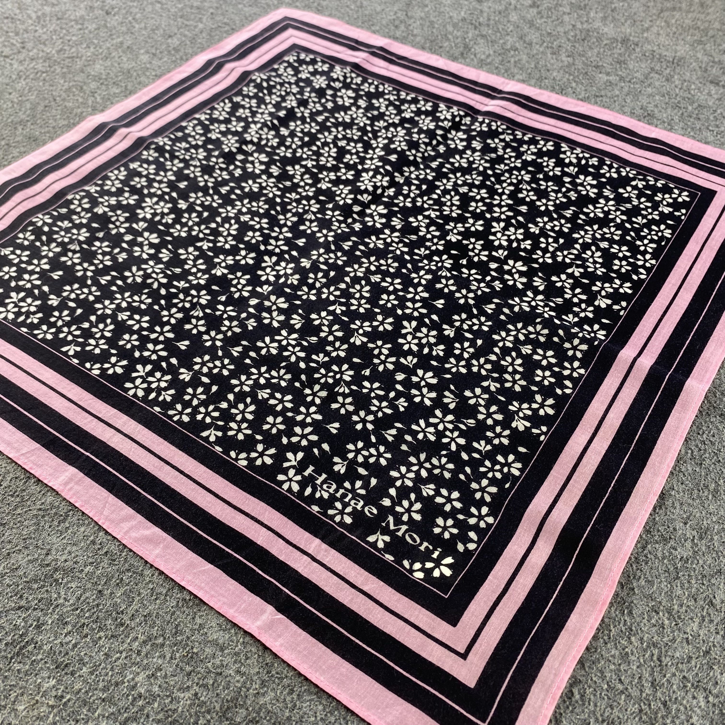 Hanae Mori Hanae Mori Handkerchief/Neckerchief/Bandana HC532 Size ONE SIZE - 2 Thumbnail