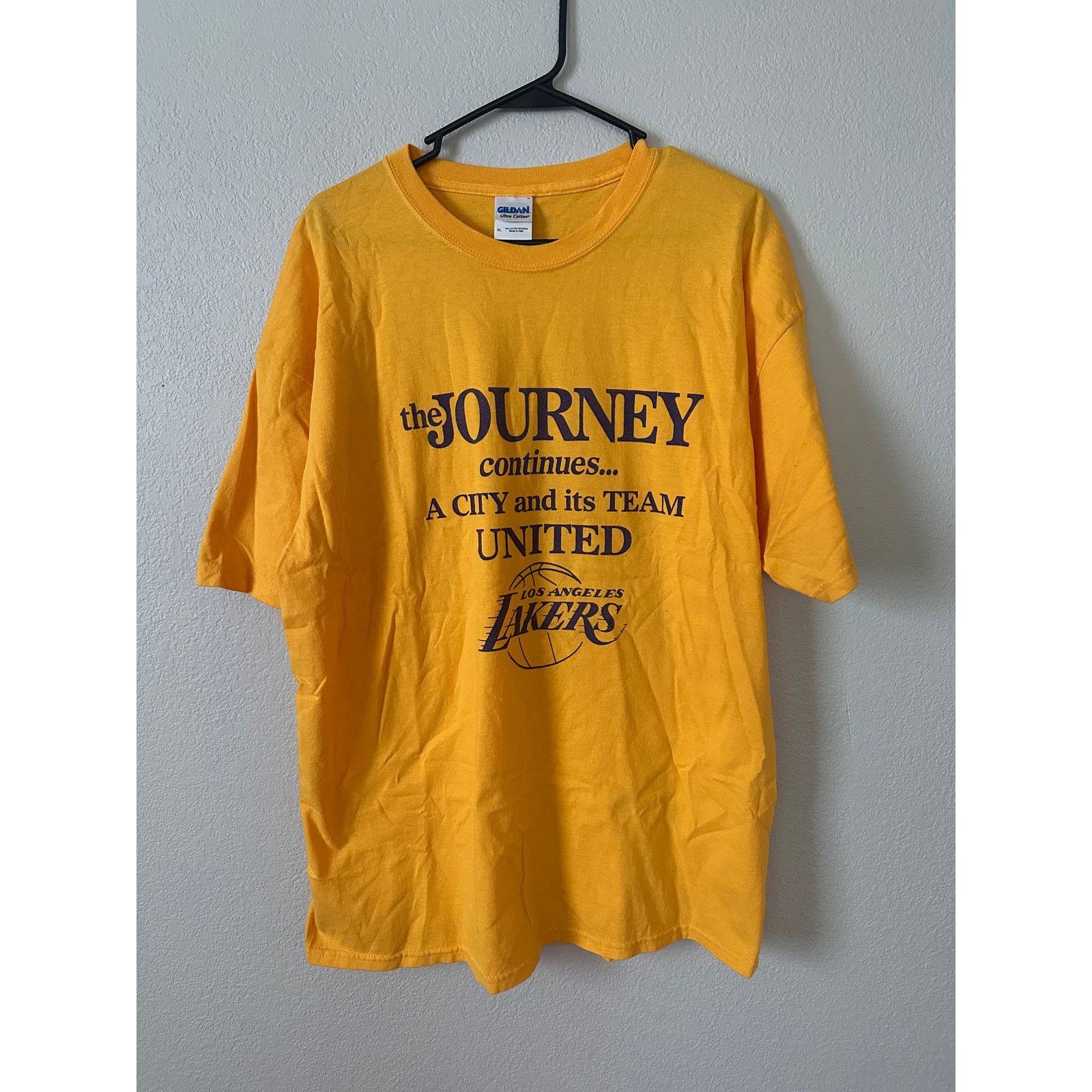 Gildan × NBA 2000s Lakers Championship Destination T-Shirt - XL Size US XL / EU 56 / 4 - 1 Thumbnail