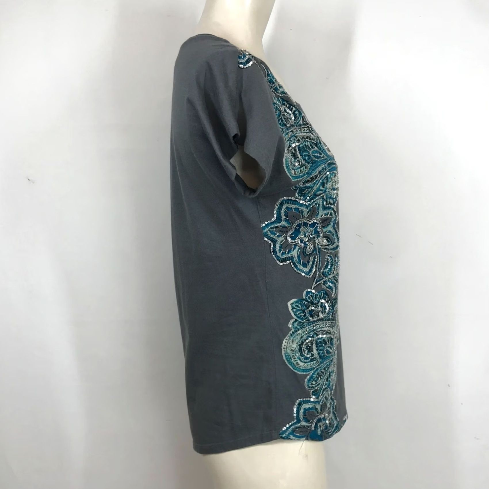 Vintage CHICO'S WOMEN'S 0 Gray Short Sleeve Round Neck Cotton Blend Sequin Top Blouse Size XS / US 0-2 / IT 36-38 - 4 Thumbnail