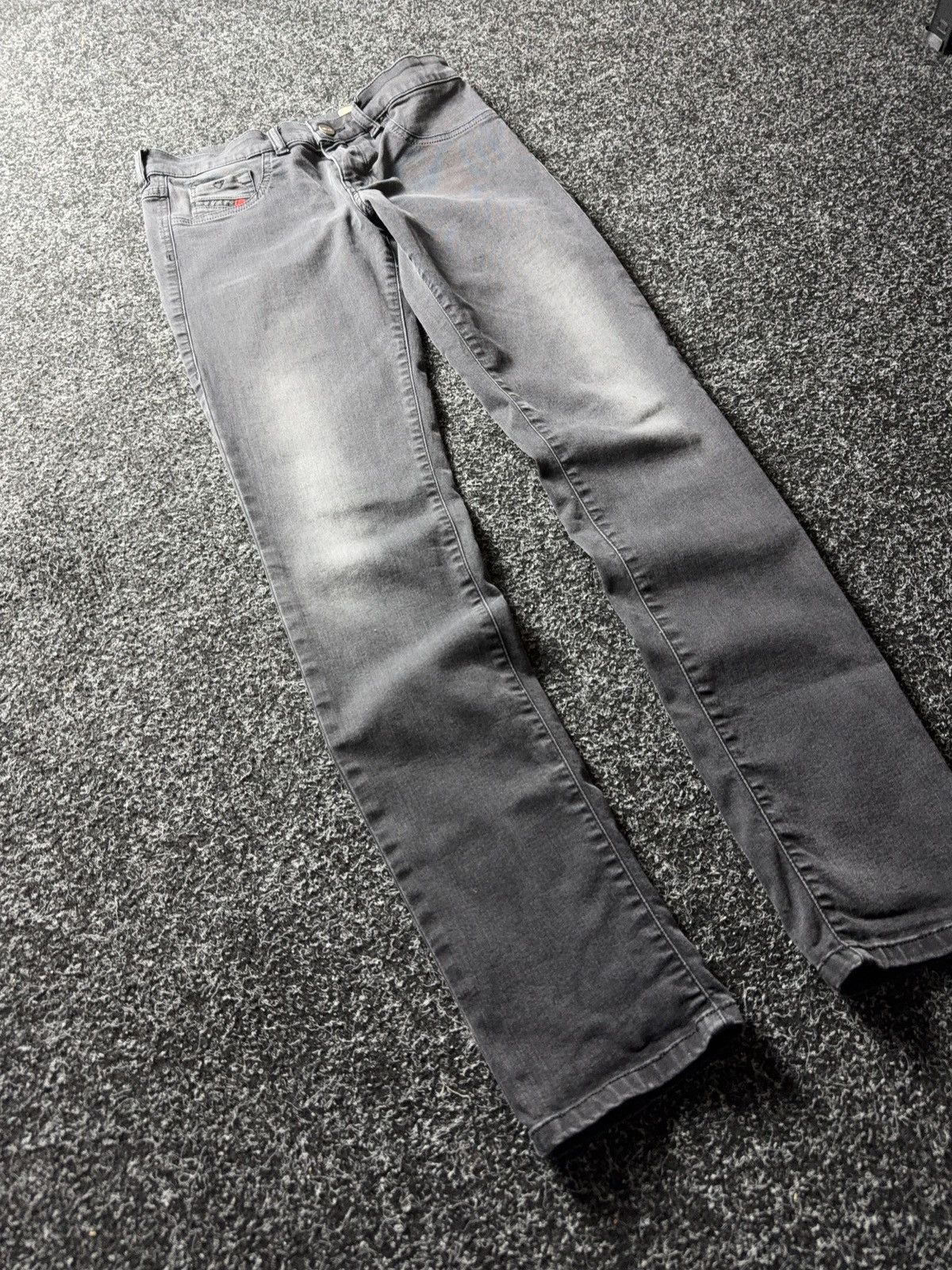 Diesel 00s Diesel LIVER-S Super Slim Grey Faded Denim Skinny Fit Size 28" / US 6 / IT 42 - 2 Thumbnail