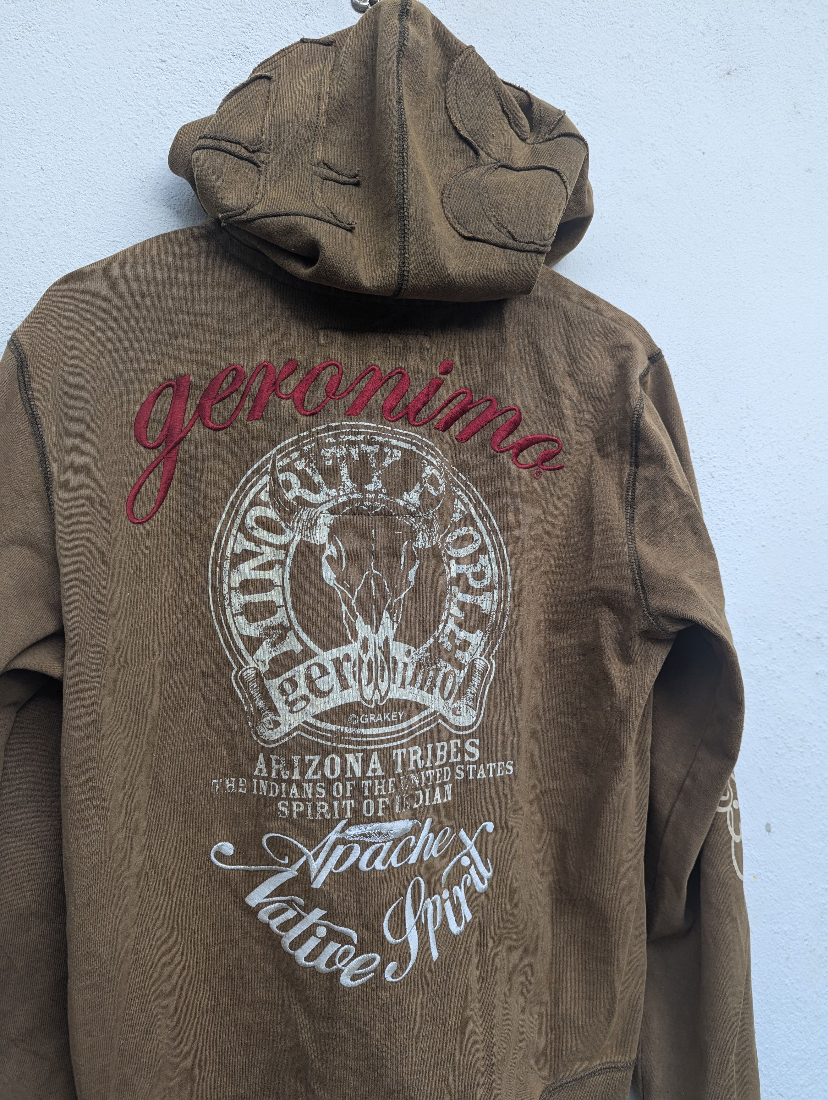 Native GERONIMO AMERICAN INDIAN COLAR SHARK SWEATER Size US M / EU 48-50 / 2 - 7 Thumbnail