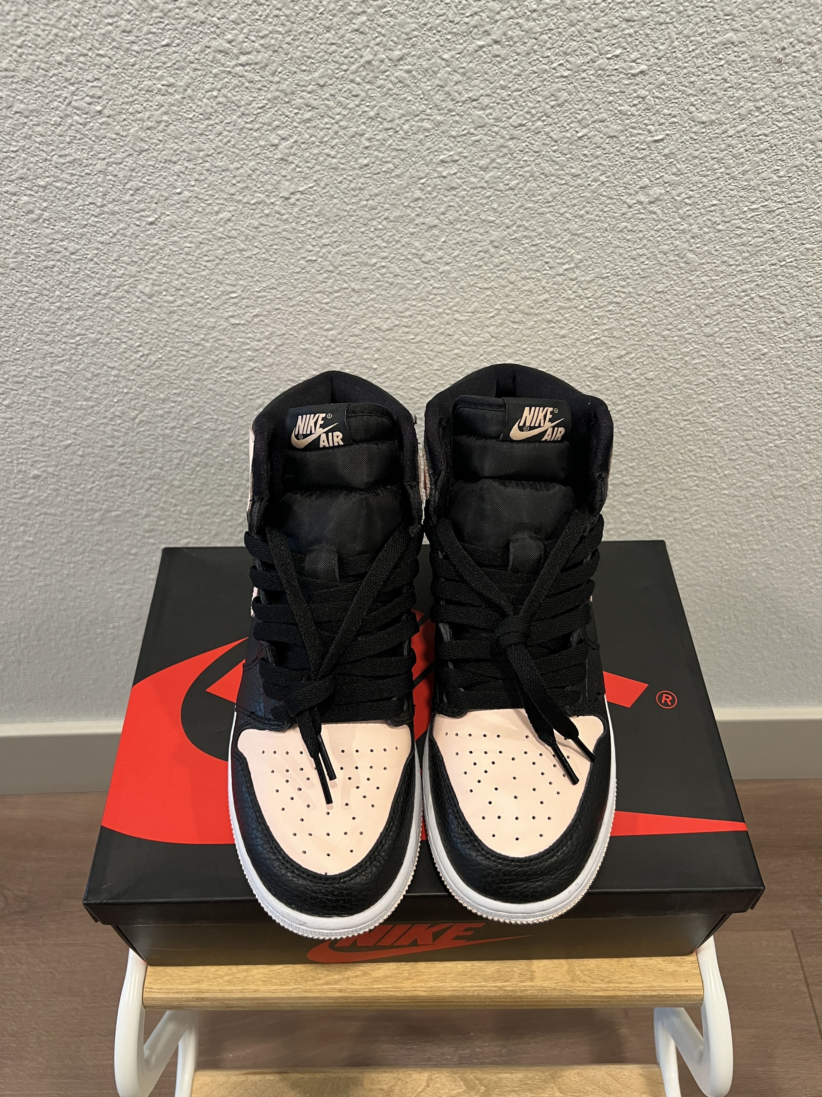 Jordan Brand Retro Air Jordan 1 "Crimson" Size US 6 / EU 39 - 3 Thumbnail