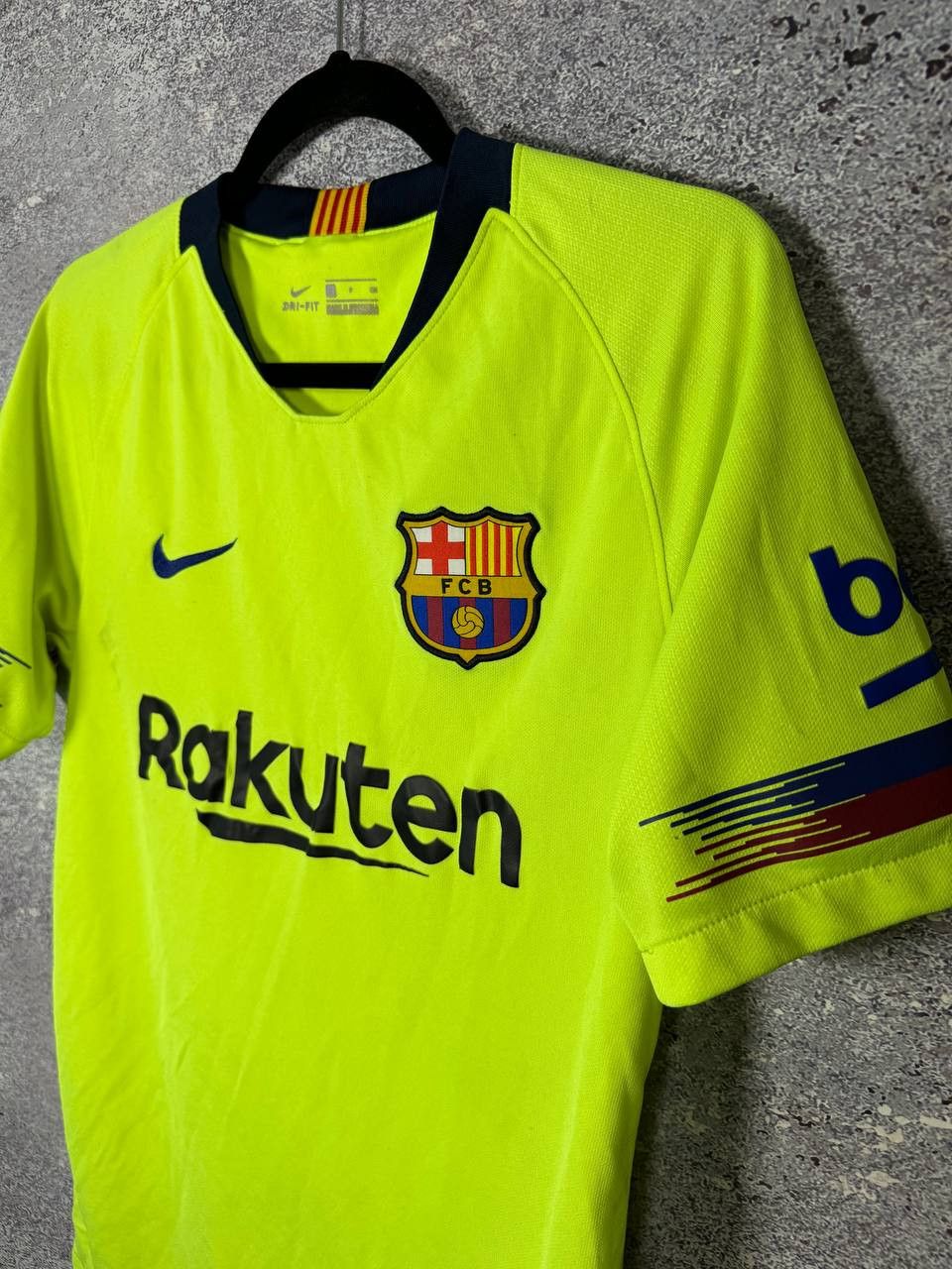 Nike Vintage FC Barcelona 2018/19 Away Nike Soccer Jersey Size US S / EU 44-46 / 1 - 11 Thumbnail