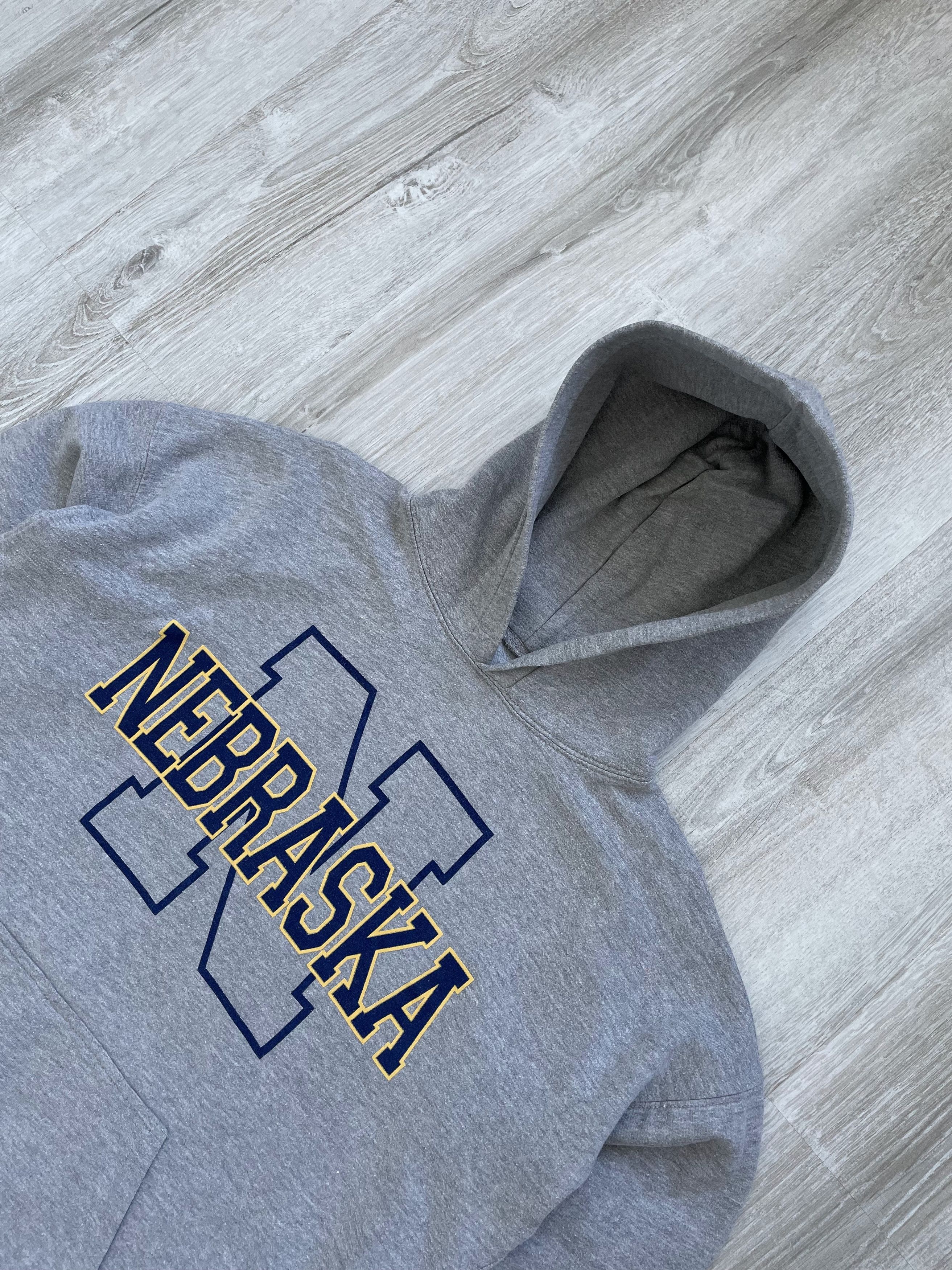 Vintage Vintage Nebraska NCAA College University Center Logo Hoodie Size US M / EU 48-50 / 2 - 4 Thumbnail