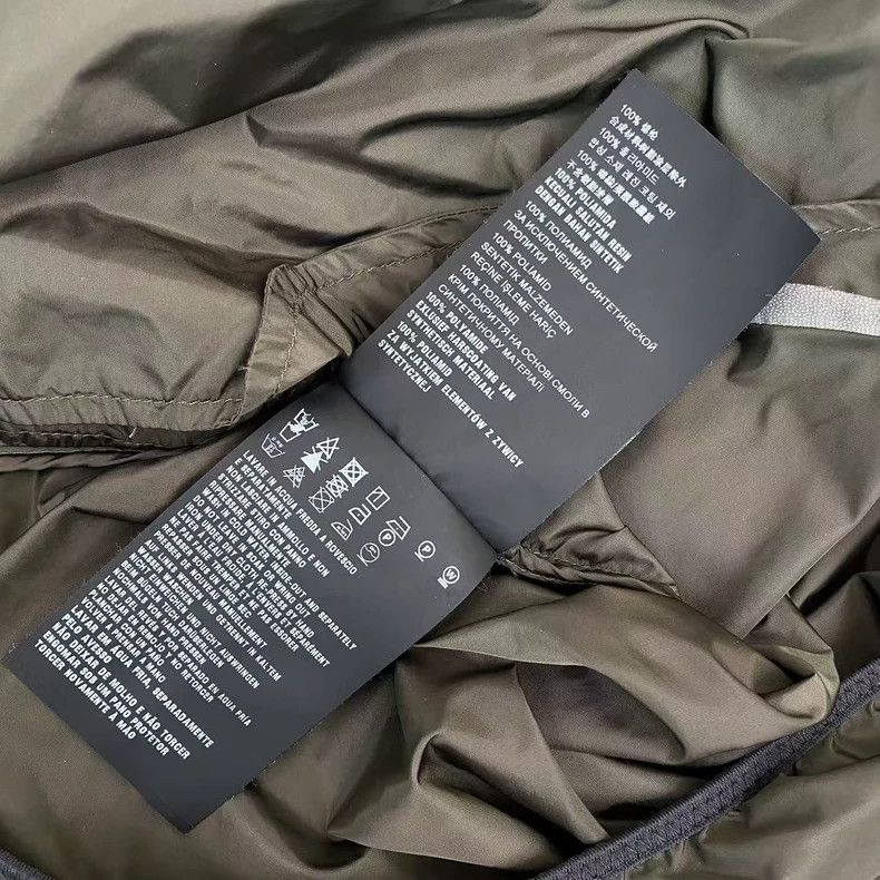 Prada Prada Pocket triangle standard windbreaker jacket Size US XXS / EU 40 - 6 Thumbnail