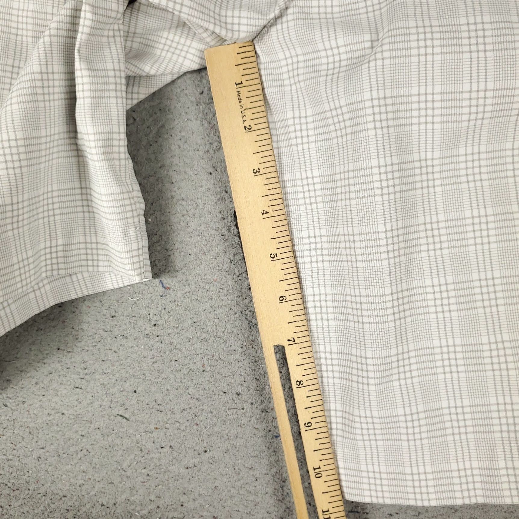 Nike Nike Shorts Mens 40 Gray Plaid Swoosh Dri Fit Chino Flat Front Casual Golf 30 White? Size US 40 / EU 56 - 6 Thumbnail