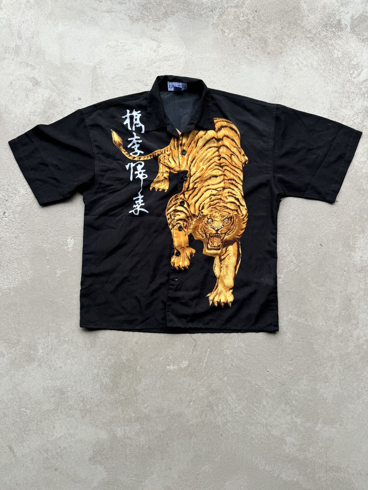 Vintage Y2K Style Tiger Button Up Shirt