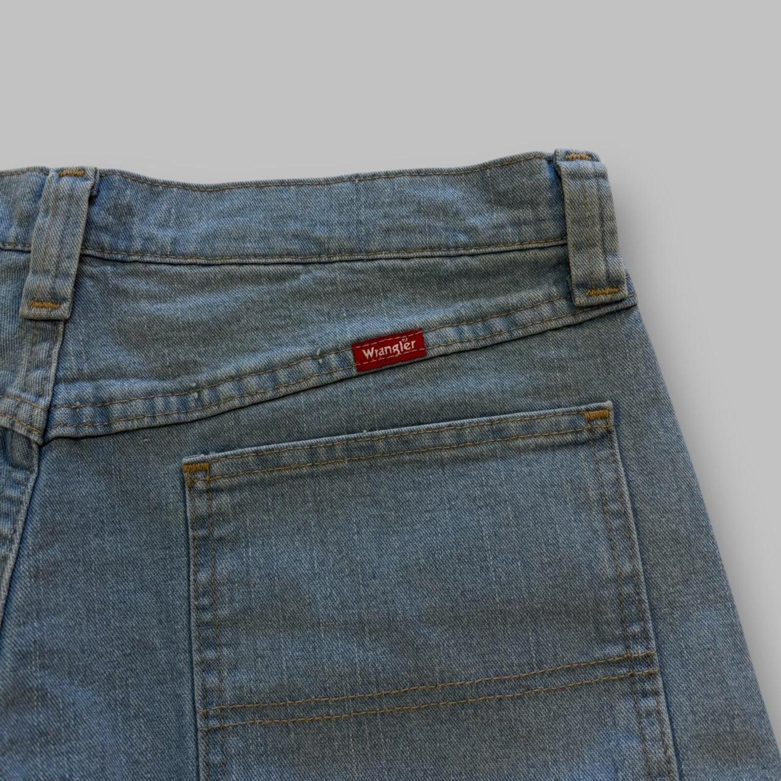 Wrangler Wrangler light wash Jort Size US 32 / EU 48 - 3 Thumbnail