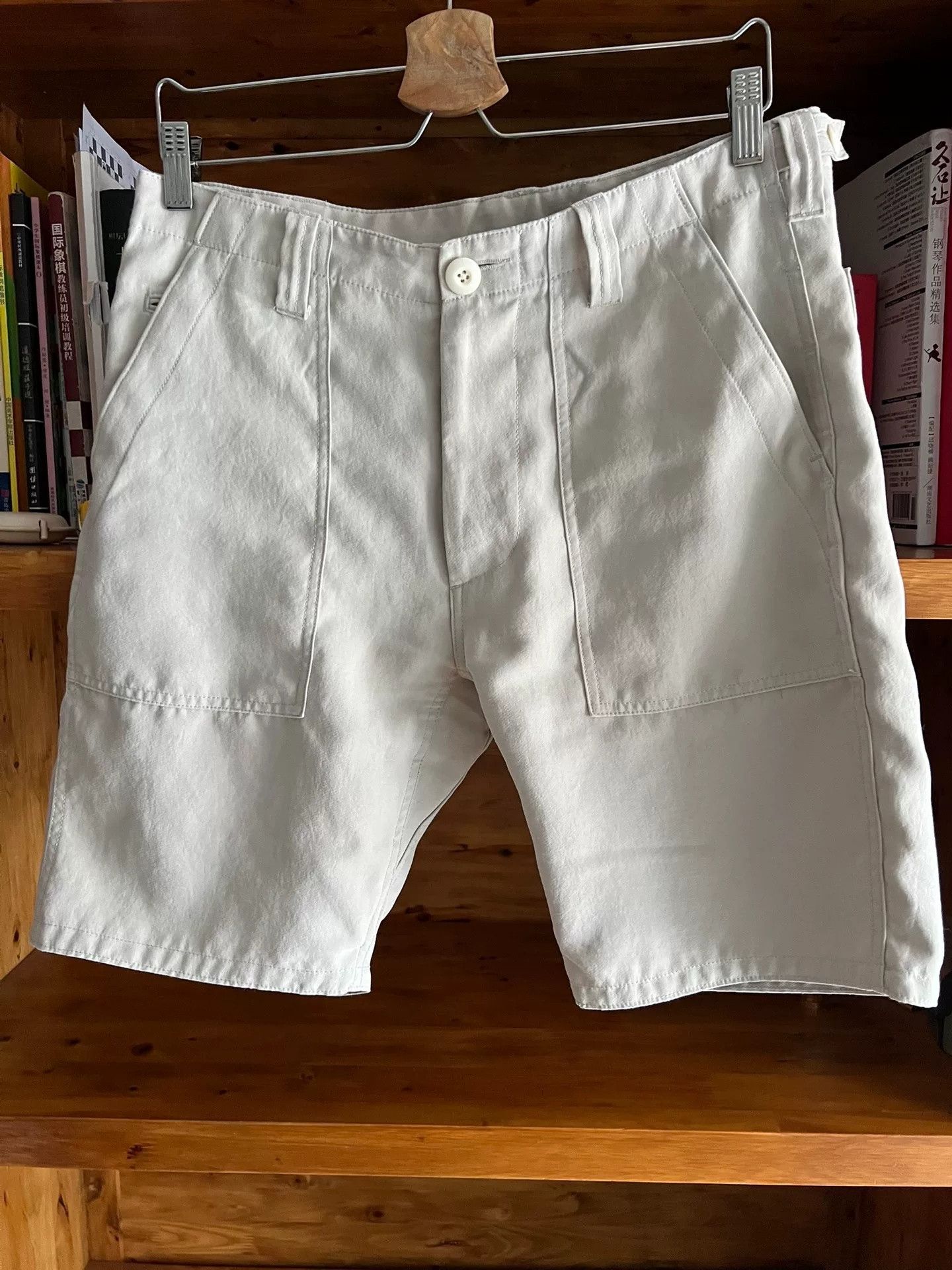 Nanamica Nanamica Light White Cargo Shorts Size US 32 / EU 48 - 1 Thumbnail