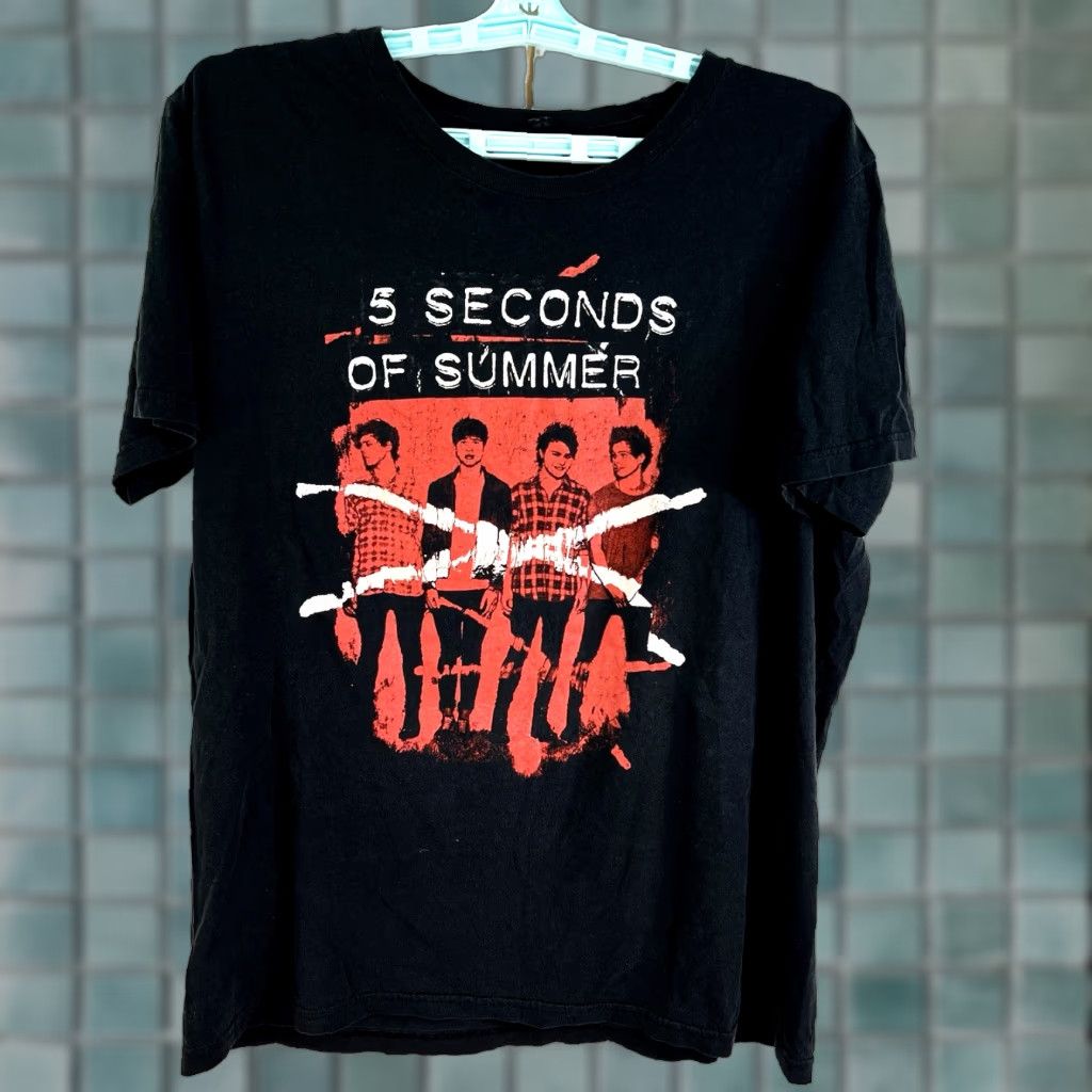 Vintage VINTAGE Bay Island Men’s T-Shirt S Black Graphic Print Band 5 Seconds of Summer Music Rock Short Sleeve Size US S / EU 44-46 / 1 - 1 Thumbnail