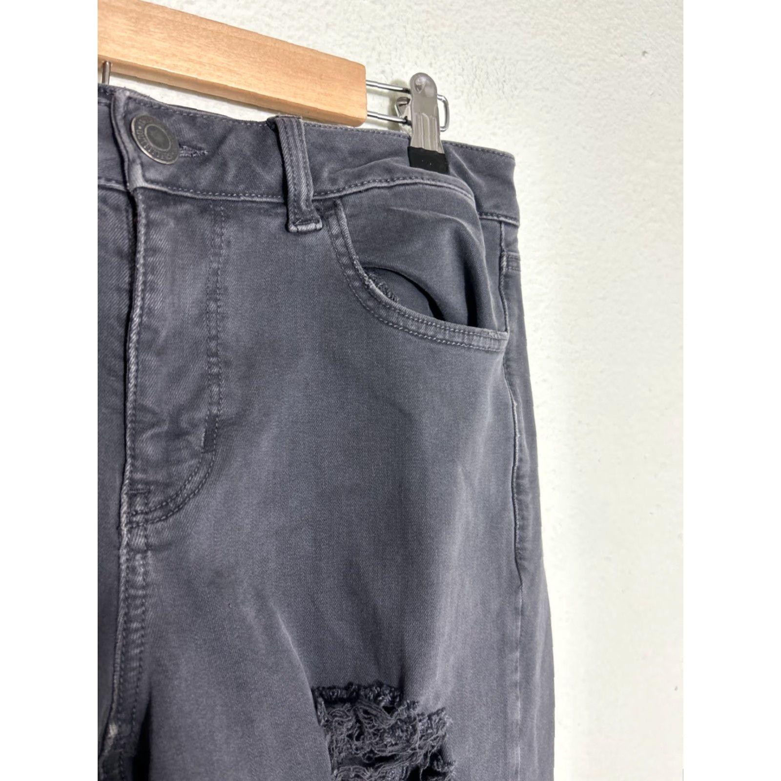 American Eagle Outfitters American Eagle Outfitters Tomgirl Jeans Women's 8 Gray Distressed Mid-Rise Size 30" / US 8 / IT 44 - 6 Thumbnail