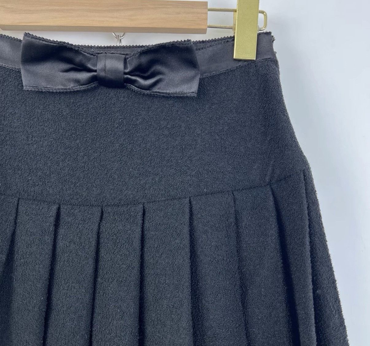 Miu Miu Miumiu Black Bow Wool Blend Pleated Mini Skirt K12 Size 25" / US 0 / IT 36 - 6 Thumbnail