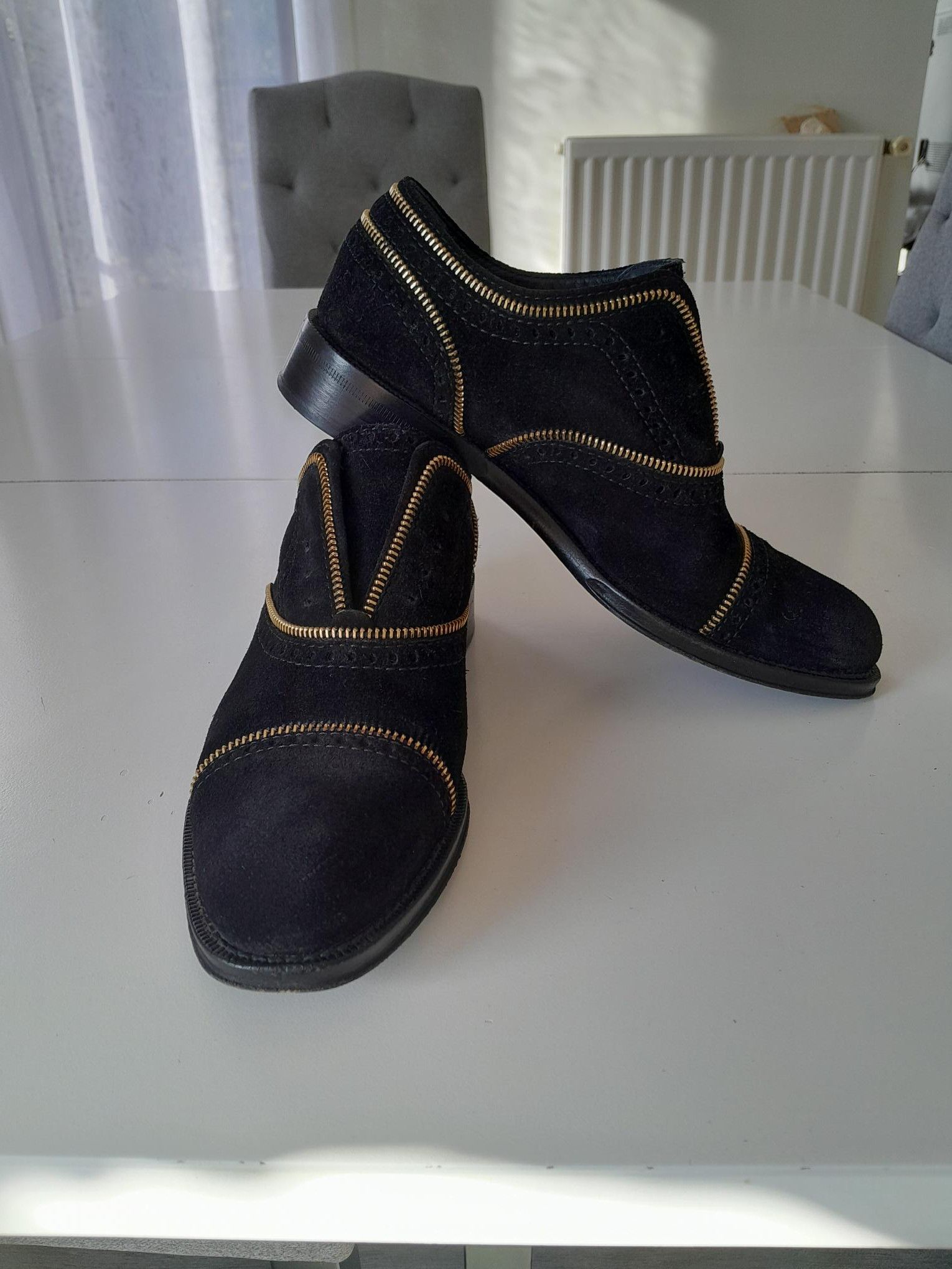 Louis Vuitton CHAUSSURES LOUIS VUITTON TOMBOY Size US 7.5 / IT 37.5 - 5 Thumbnail