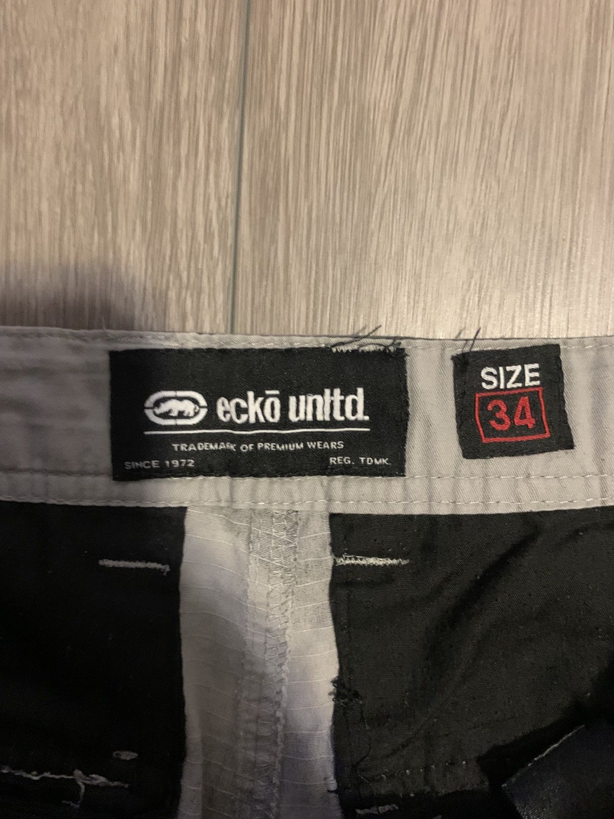 Ecko Unltd. Ecko Unitd Vintage Camo Cargo Shorts Size US 34 / EU 50 - 2 Thumbnail