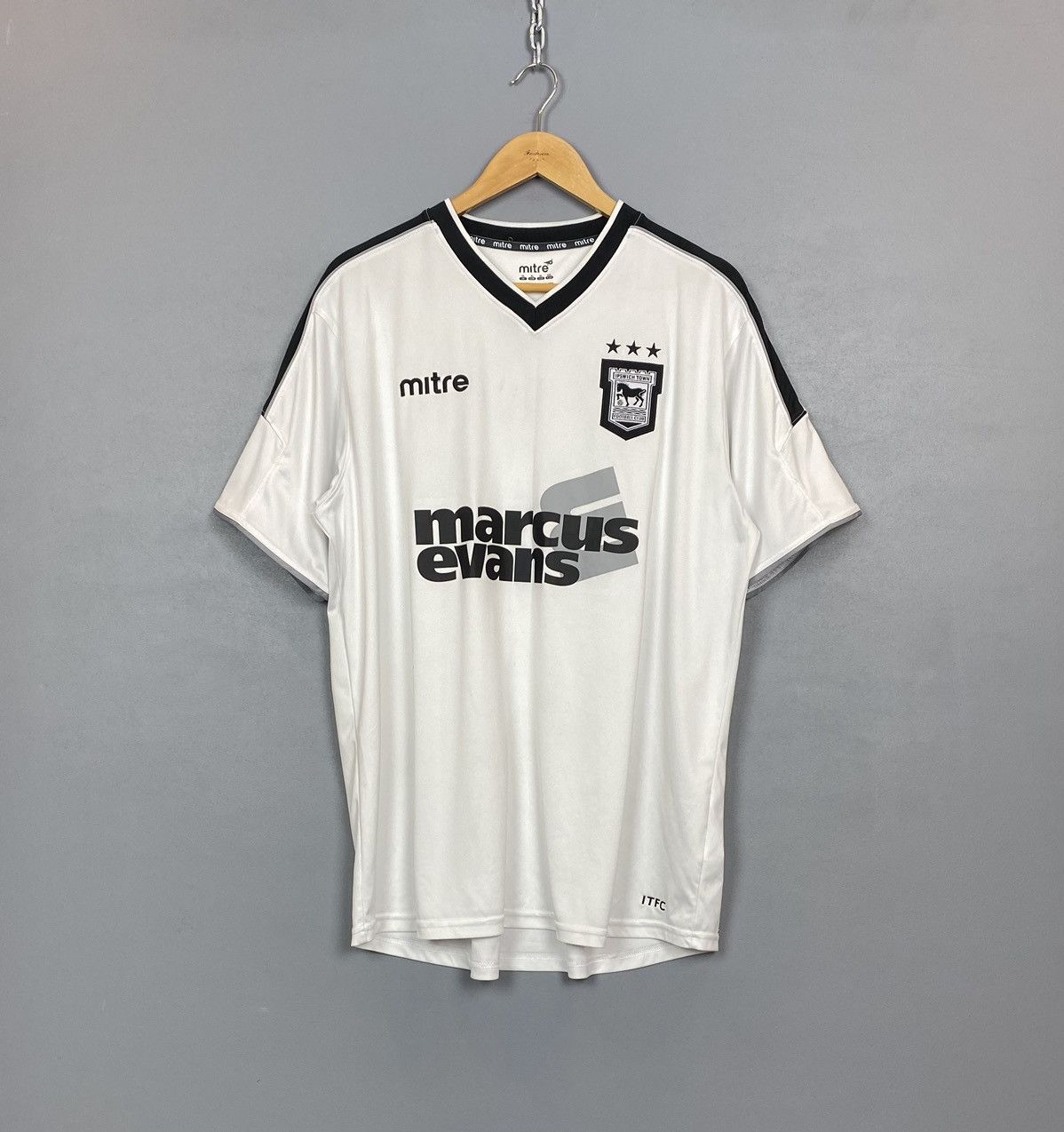 Other Ispwich Town Football Jersey Shirt #1 Colin Size XL White Size US XL / EU 56 / 4 - 1 Thumbnail