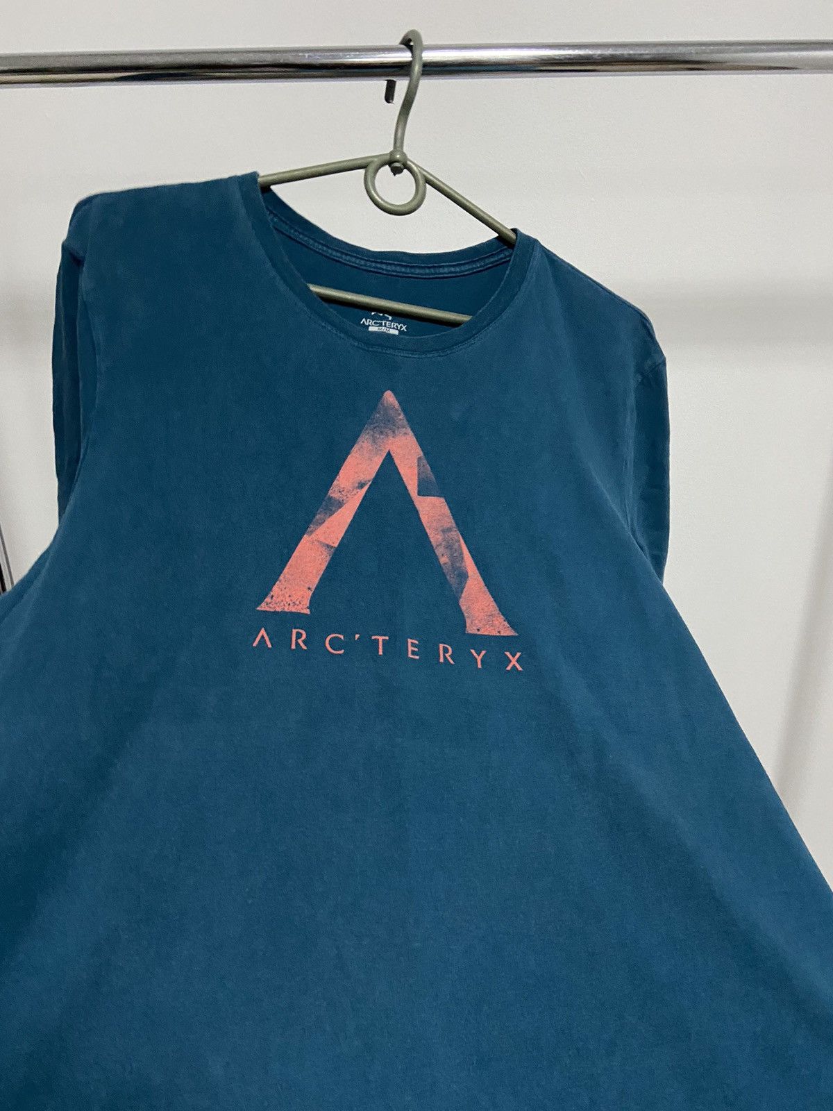 Arc'teryx × Vintage Arcteryx big logo vintage t shirt bird gorpcore mountain Size US M / EU 48-50 / 2 - 9 Thumbnail