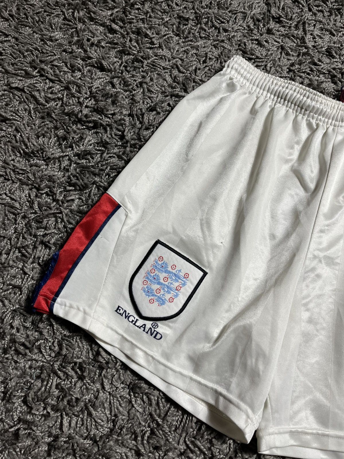 Umbro VINTAGE UMBRO ENGLAND 1998/99 SOCCER TRIKOT FOOTBALL SHORTS Size US 31 - 2 Thumbnail