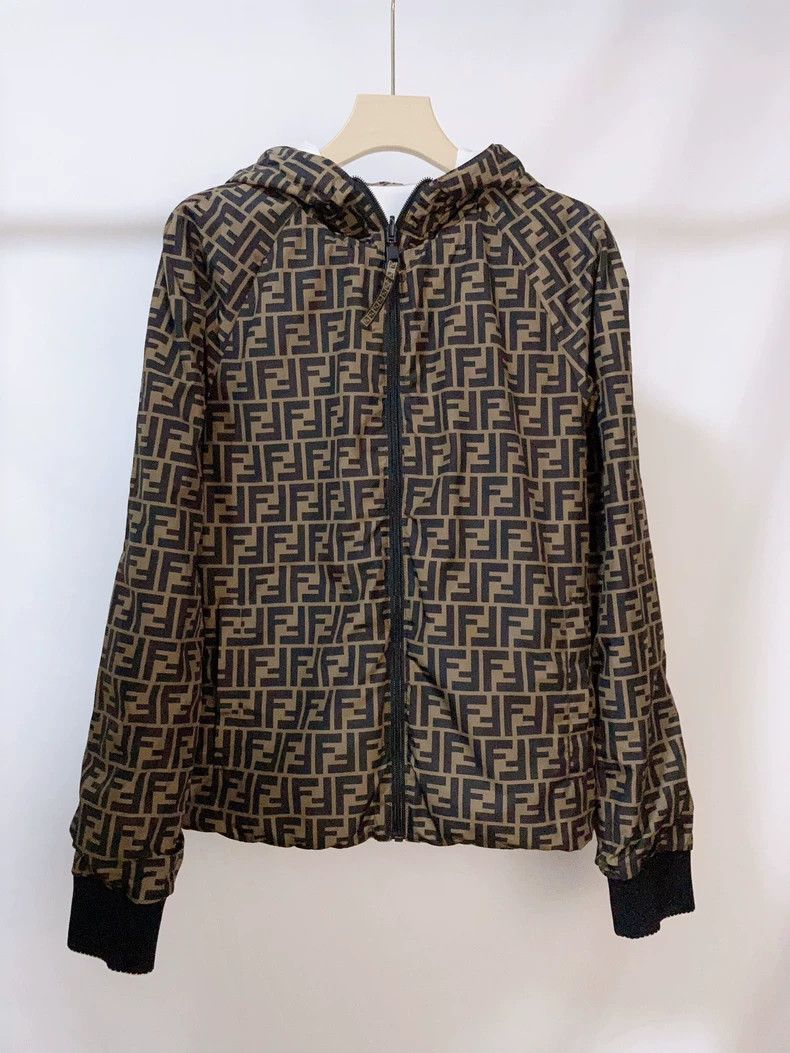 Fendi Fendi The old man wears a hooded coat. Size US M / EU 48-50 / 2 - 2 Thumbnail