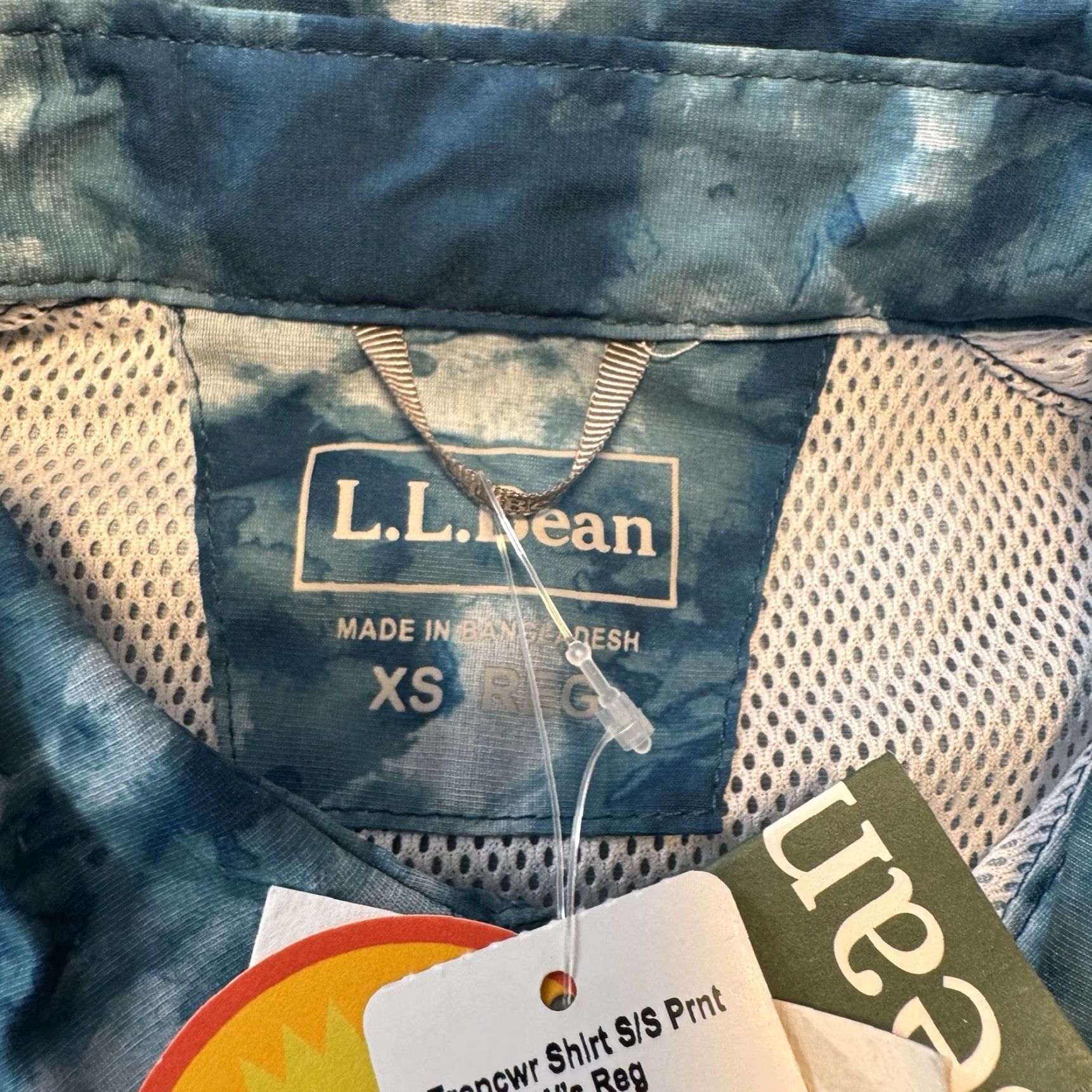 Vintage LL Bean Womens XS Tropicwear Short Sleeve Blue Ocean Dye Button Down Shirt New Size XS / US 0-2 / IT 36-38 - 2 Thumbnail
