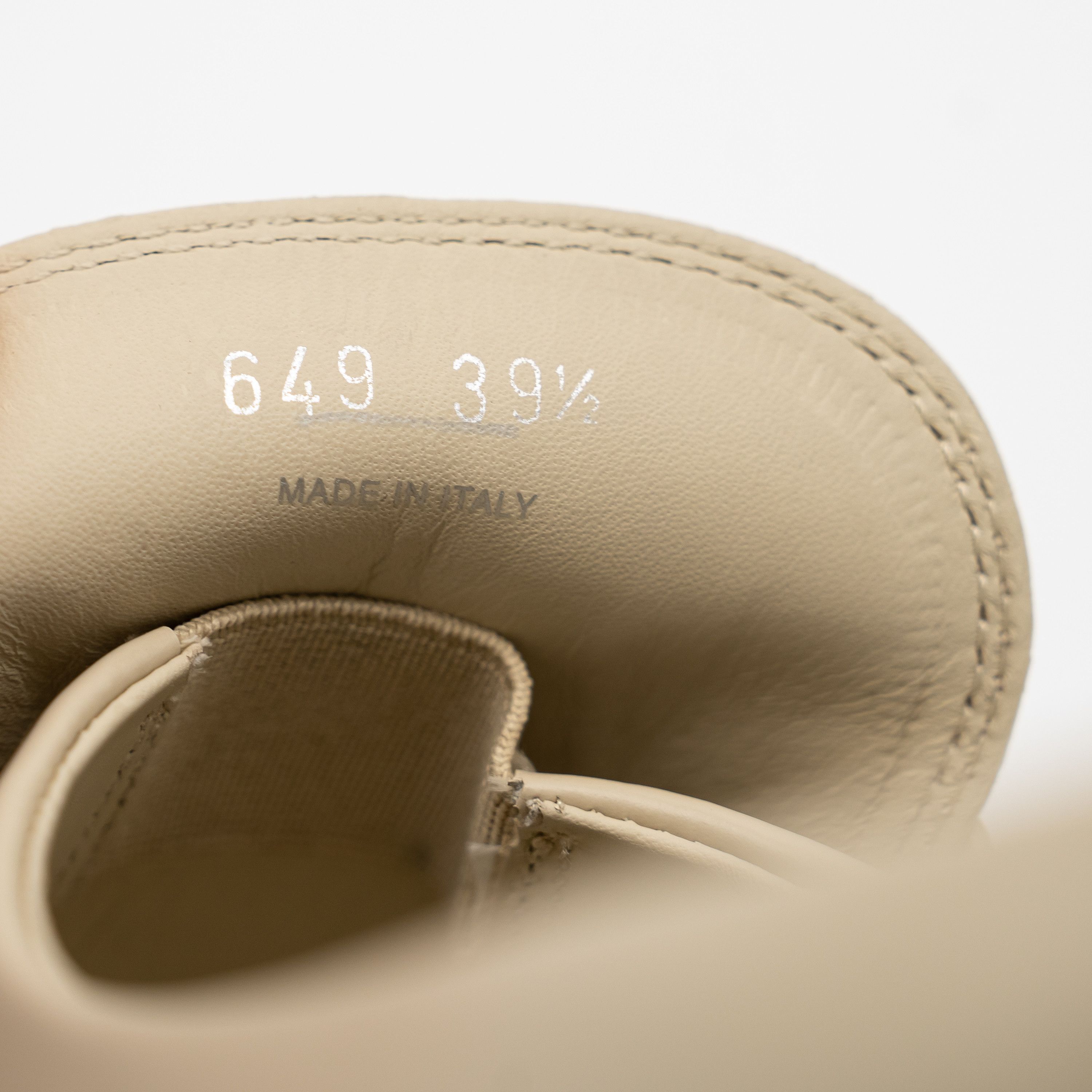 Prada 39.5eu 9.5 US Prada Monolith Brushed Leather Loafers Beige Size US 9.5 / IT 39.5 - 10 Thumbnail