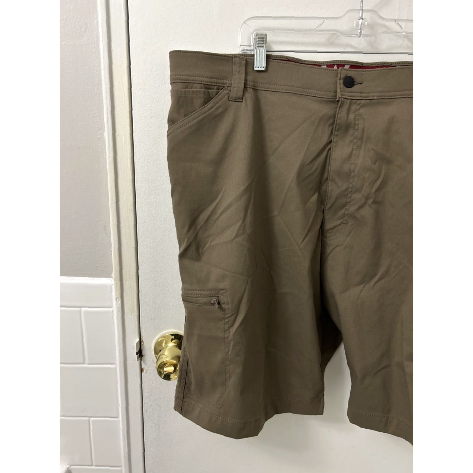 Wrangler Wrangler Cargo Shorts Mens 44 Gray UPF 50 Relaxed Fit 10” Inseam Shirt? Size US 44 / EU 60 - 2 Thumbnail