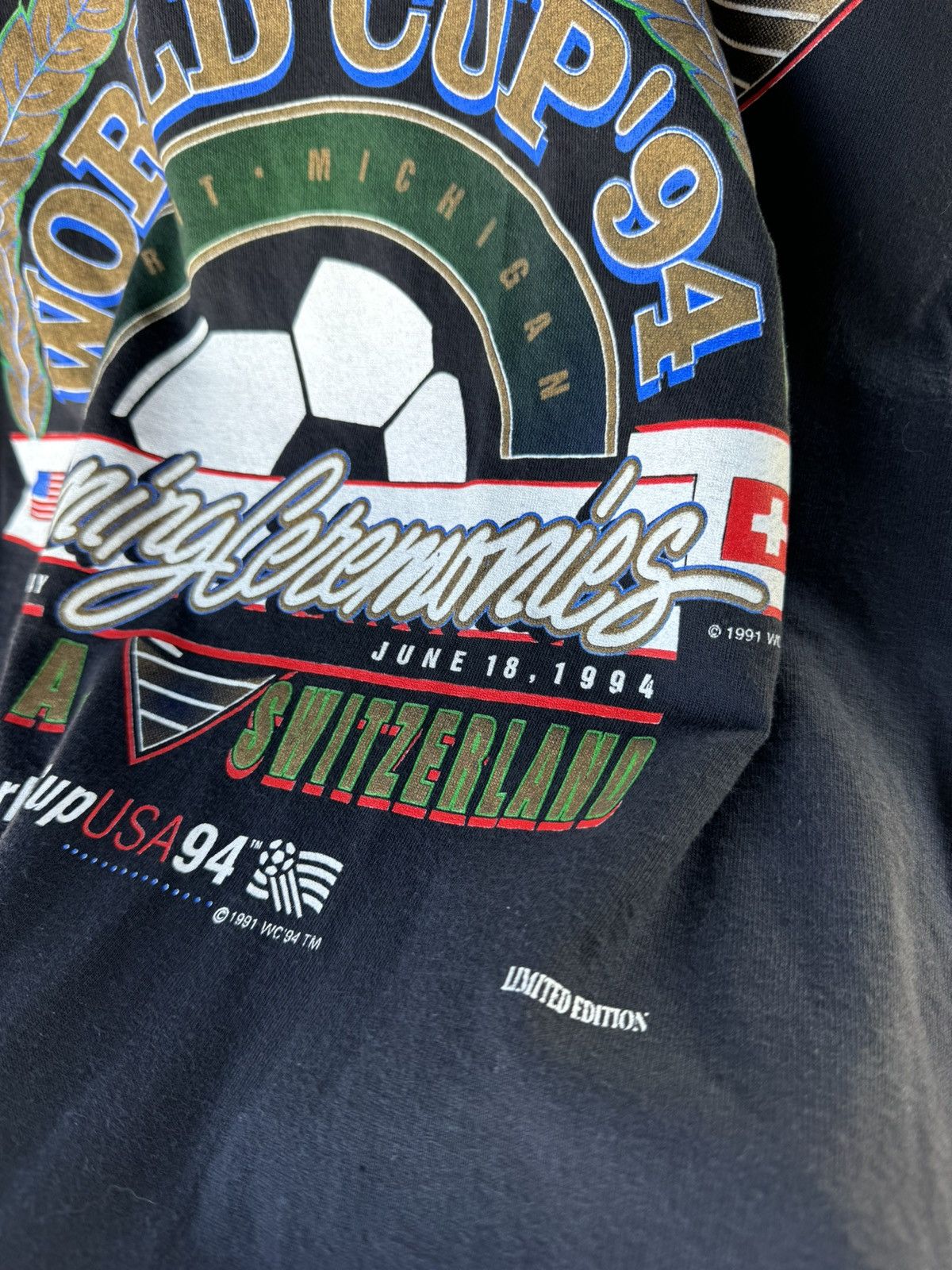 Vintage Vintage 1994 World Cup USA Trench T Shirt Switzerland Size US XL / EU 56 / 4 - 7 Thumbnail
