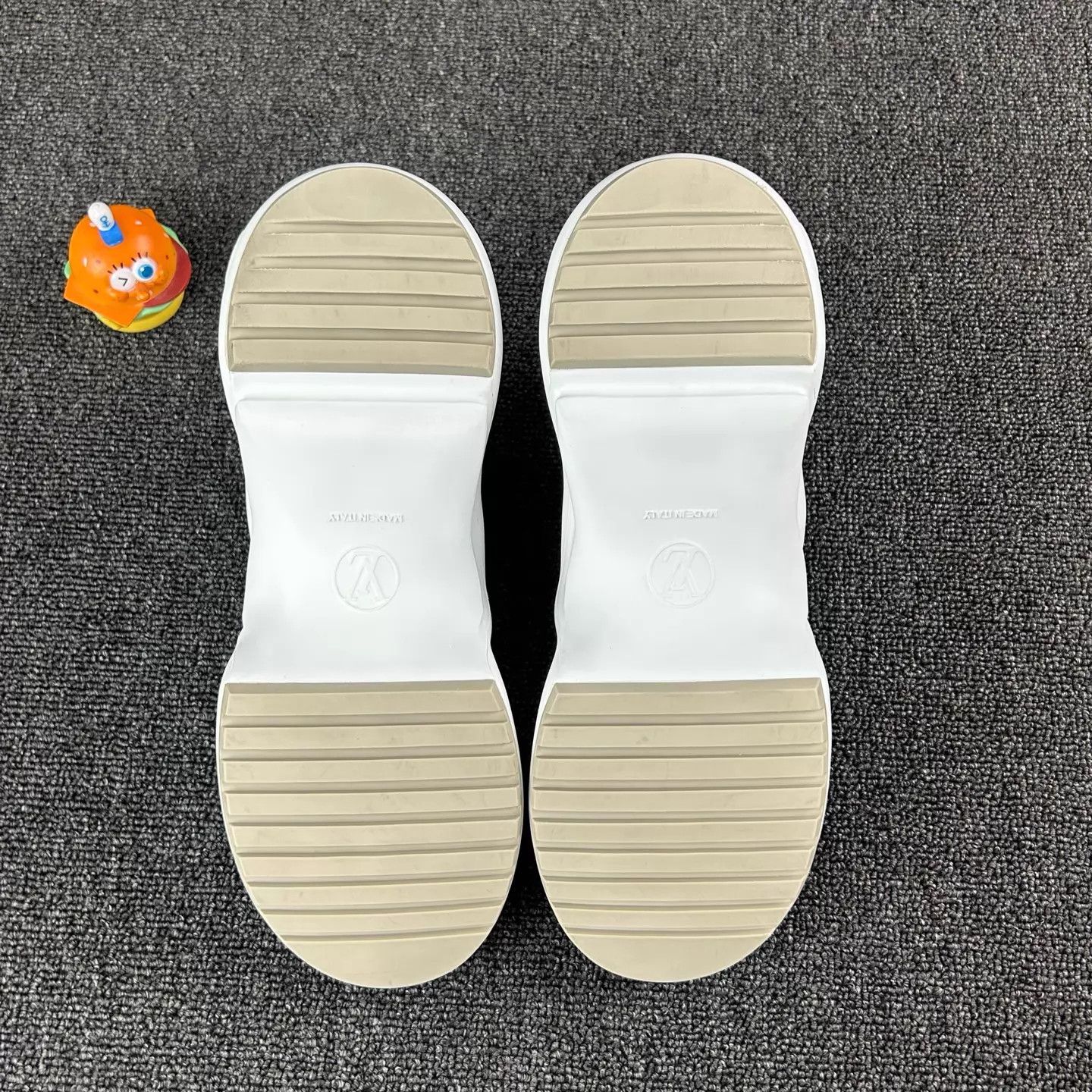 Louis Vuitton Louis Vuitton Monogram Dad Sneaker EU39 Size US 8.5 / IT 38.5 - 6 Thumbnail