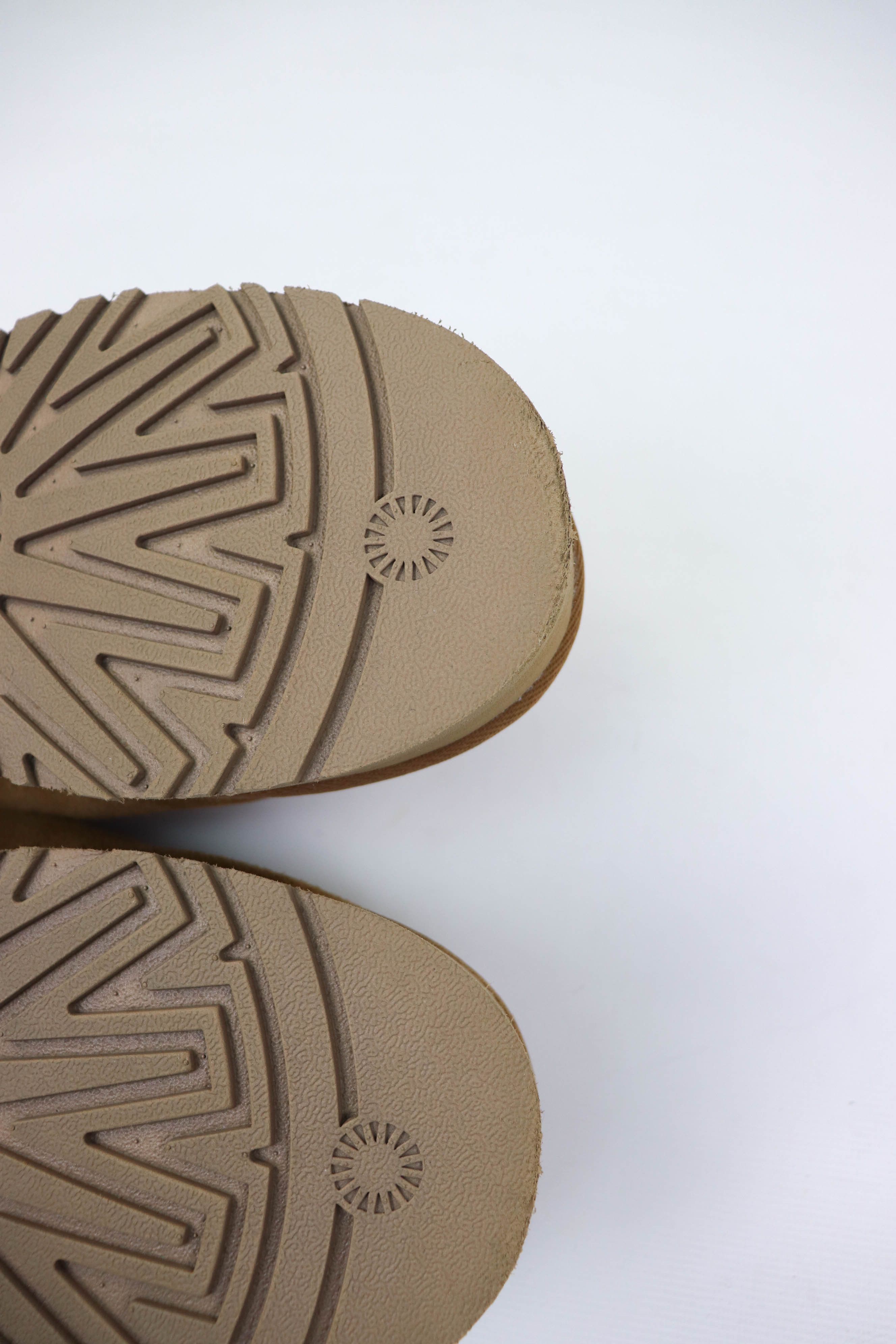 Ugg UGG W Tazz Tan Beige S/N 1122553 Shoes Size US 8 / IT 38 - 16 Thumbnail