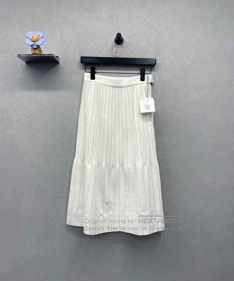 Hermes Hermes High-waisted A-line half-skirt, beige Size 42" / US 20 - 1 Thumbnail