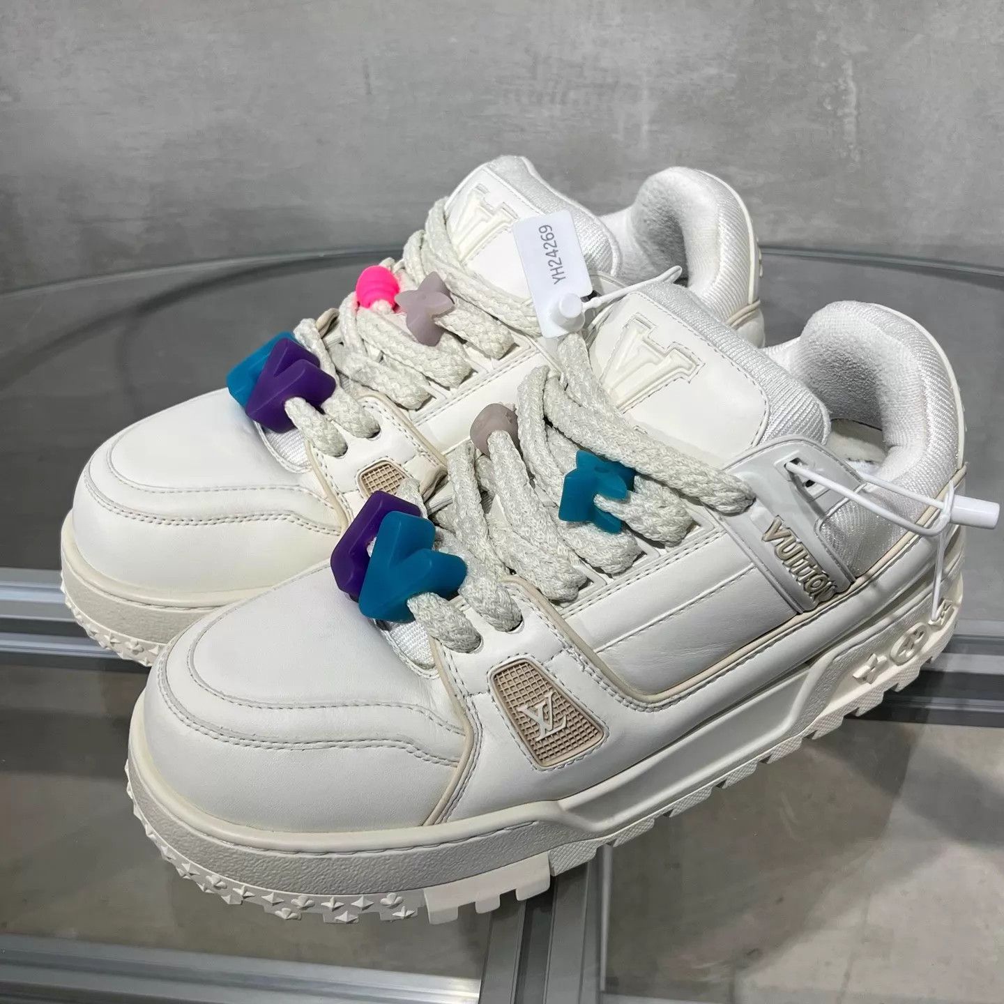Louis Vuitton LV Trainer White UK7.5/41.5 Size US 8.5 / EU 41-42 - 2 Thumbnail