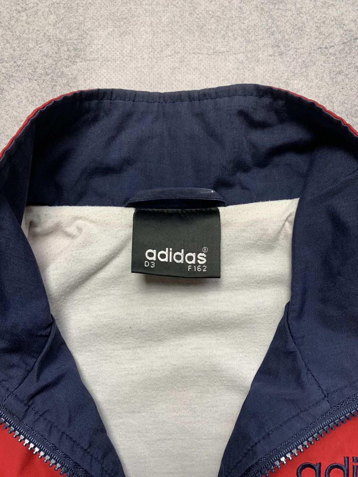 Vintage Vintage Adidas Tracksuit Nylon Drill Y2K jacket Size US M / EU 48-50 / 2 - 6 Thumbnail