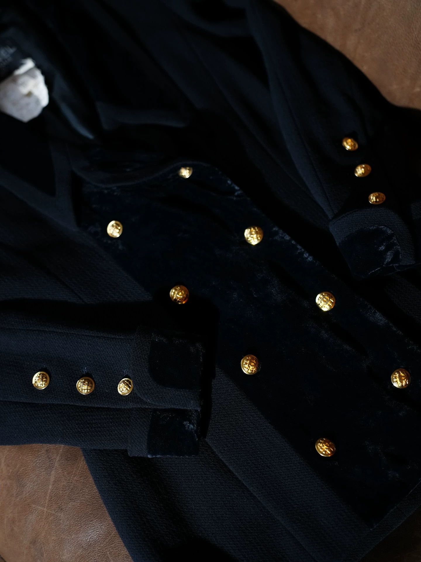 Chanel CHANEL 1989 Silk - Velvet Wool Waist - Cinch Long Jacket Black Gold Size S / US 4 / IT 40 - 4 Thumbnail