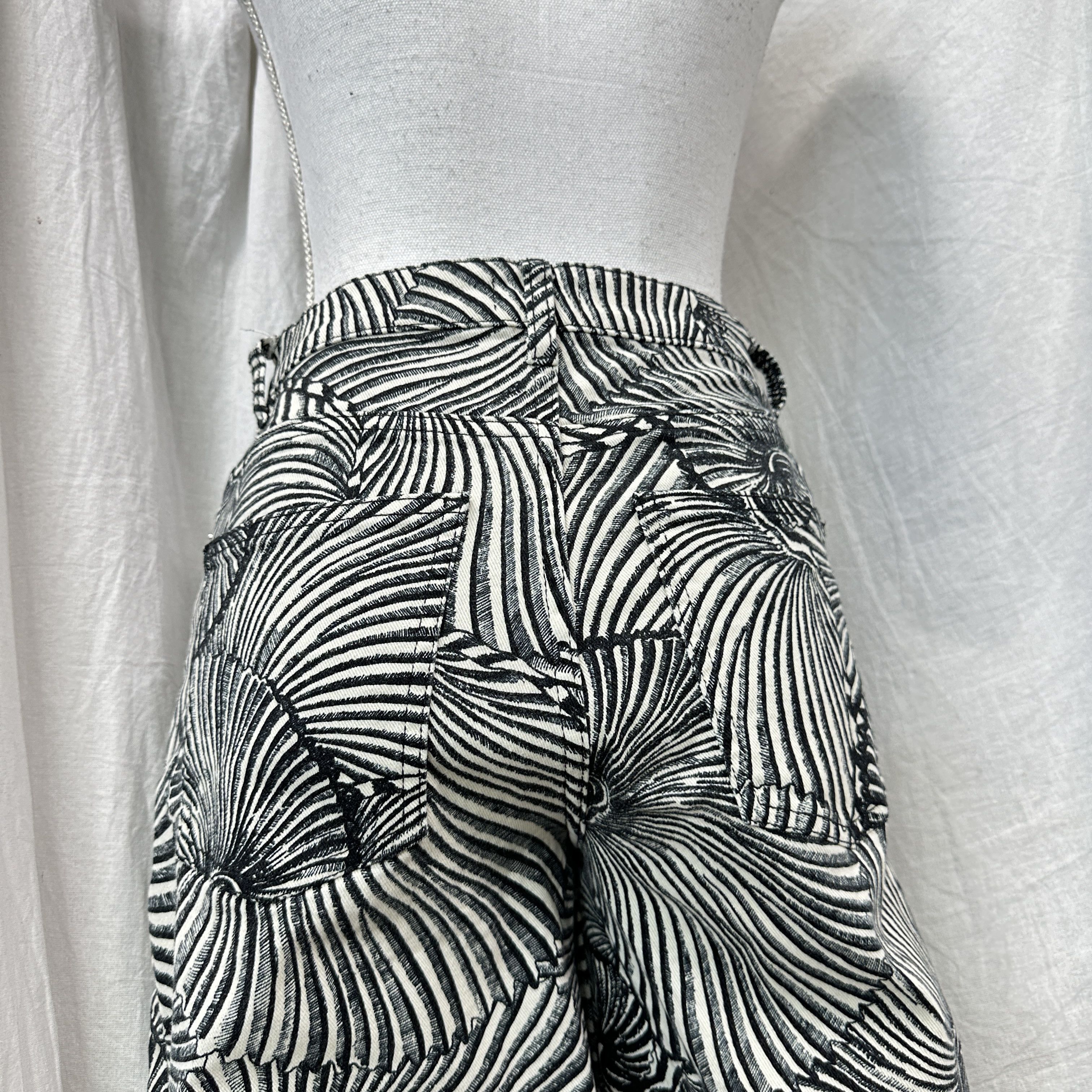 Baum und Pferdgarten Vintage Avant Garde Striped Baum und Pferdgarten Pants 00s Size 25" / US 0 / IT 36 - 9 Thumbnail