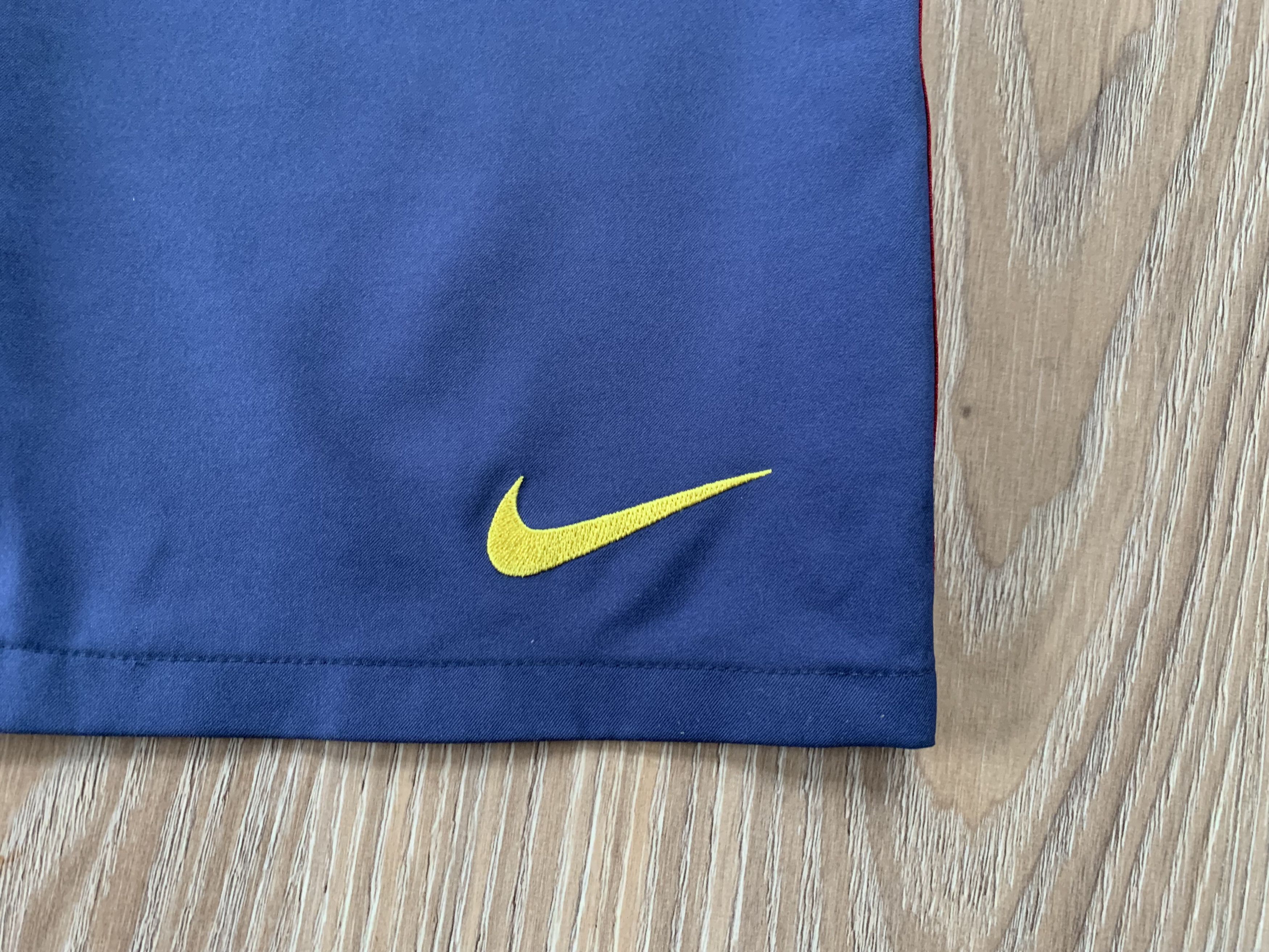 Nike × Vintage Nike Dri Fit FCB Junior Shorts Size L Size US 26 / EU 42 - 6 Thumbnail