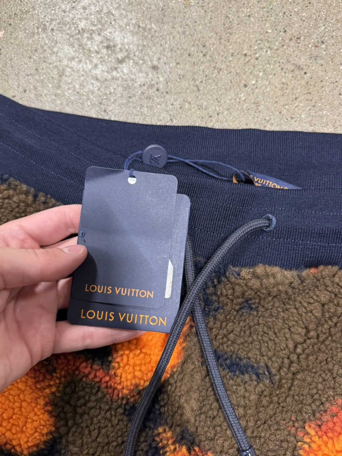 Louis Vuitton Louis Vuitton Camo Fleece Pants NEW 2000$ Size US 34 / EU 50 - 4 Thumbnail