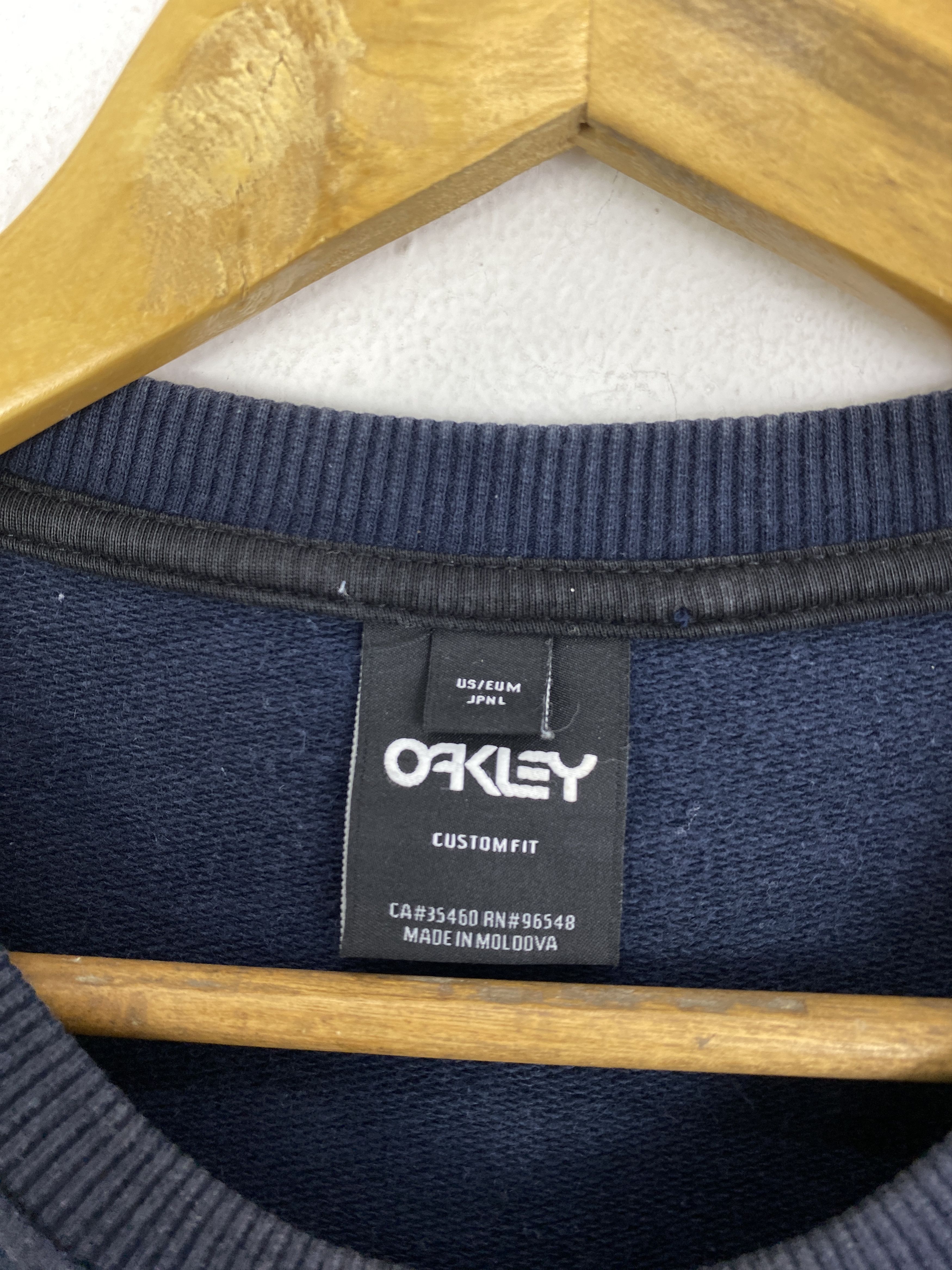 Oakley Vintage Oakley Spell Out Pullover Sweatshirt SH0161 Size US M / EU 48-50 / 2 - 5 Thumbnail