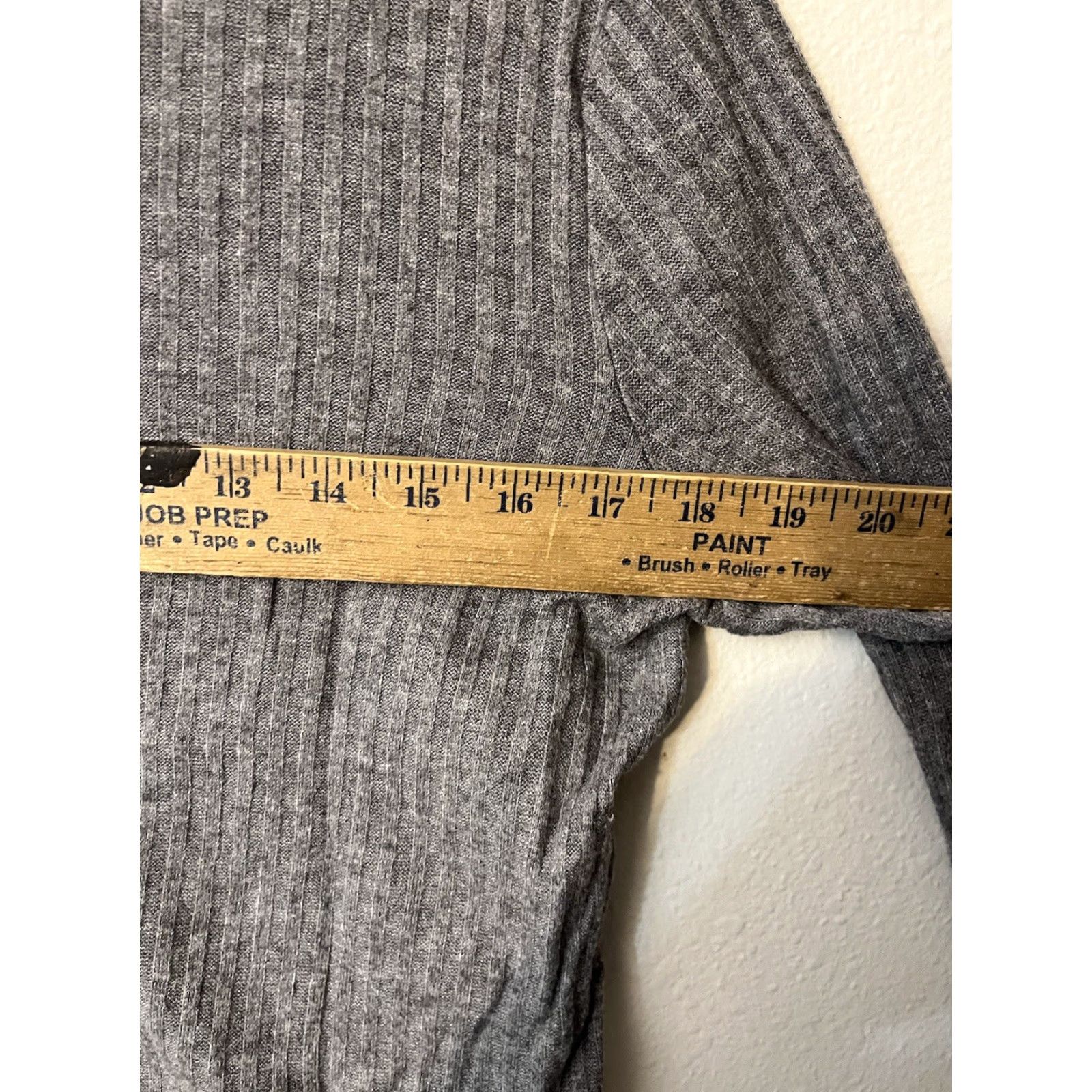 Gap Gap Women Solid V Neck Long Sleeve Size Small Gray T-Shirt Shirt Vintage? Size S / US 4 / IT 40 - 5 Thumbnail
