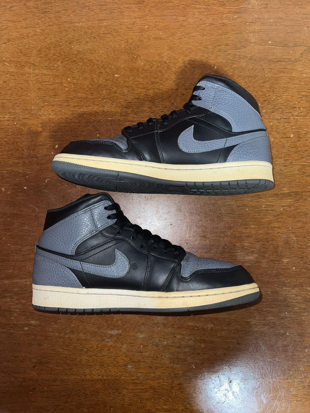 Nike Air Jordan 1 Mid Dark Grey size 9 Size US 9 / EU 42 - 2 Thumbnail