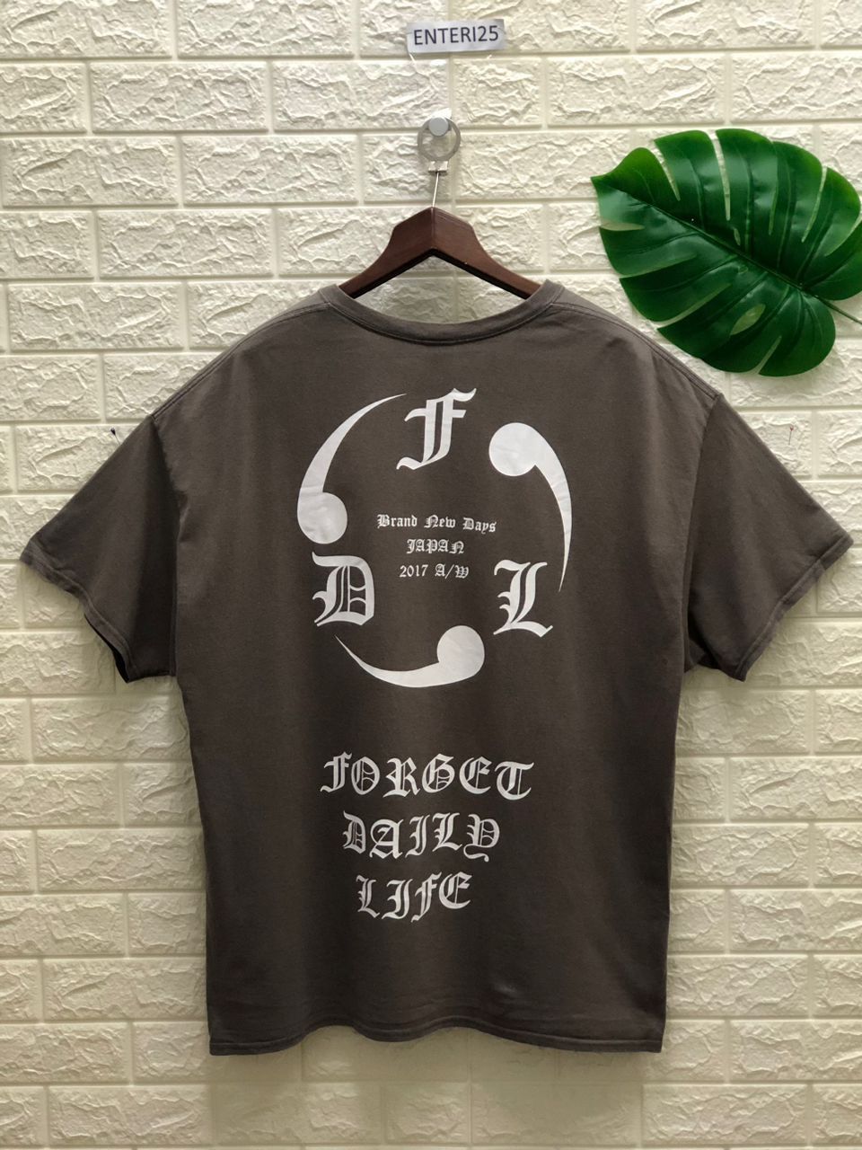Band Tees Rock Tees brand new days Japan band tour tee 2017 F.D.L Size US XXL / EU 58 / 5 - 1 Thumbnail