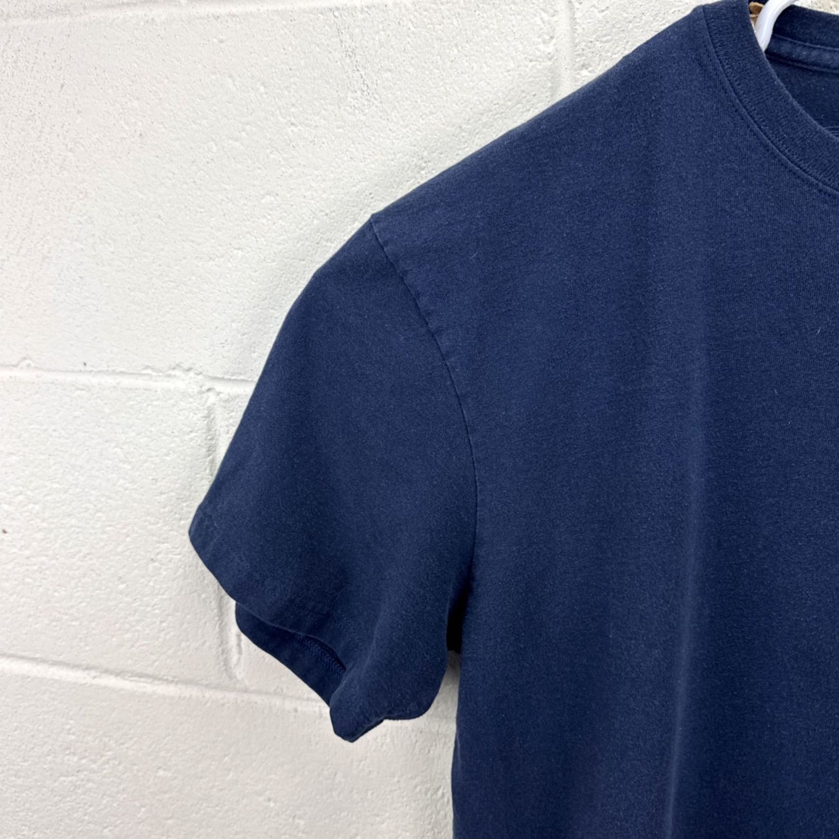 Patagonia Patagonia Shirt Mens Large Navy Blue P-6 Logo Graphic T-shirt Short Sleeve Blue Cotton Polyester Crew Neck Men’s Regular Size US L / EU 52-54 / 3 - 5 Thumbnail