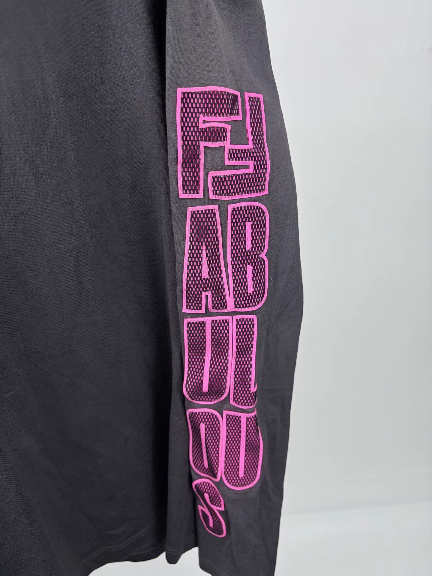 Fendi FENDI Arm Patch Logo Long Sleeve Sweatshirt Size US M / EU 48-50 / 2 - 3 Thumbnail