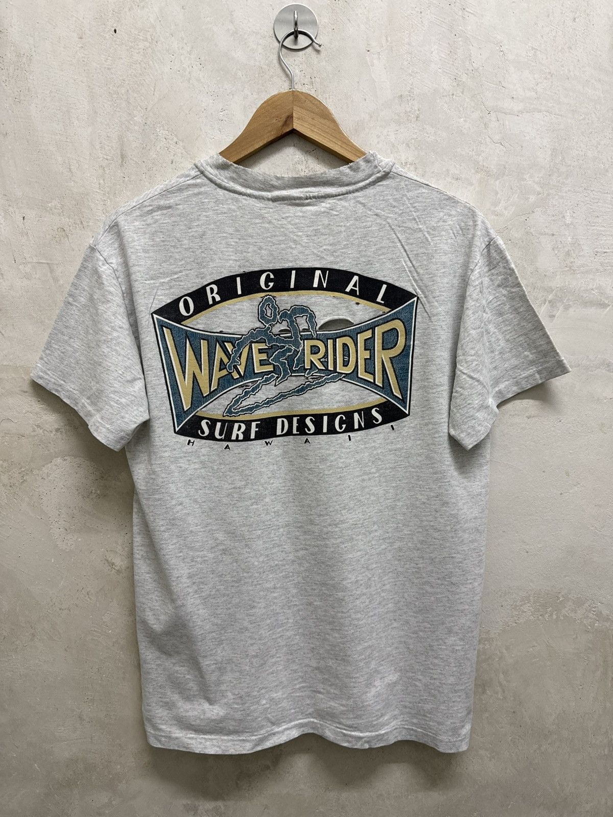 Distressed Vintage 90s Wave Rider Guam Surf USA Hawaii Tees