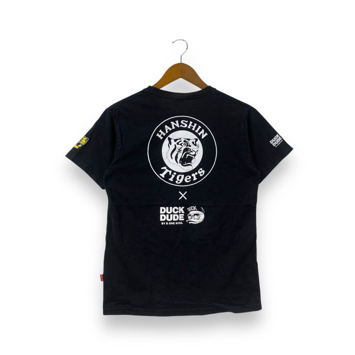 Japanese Brand HANSHIN TIGERS x DUCK DUDE B One Soul Baseball Tee Shirt Size US M / EU 48-50 / 2 - 6 Thumbnail