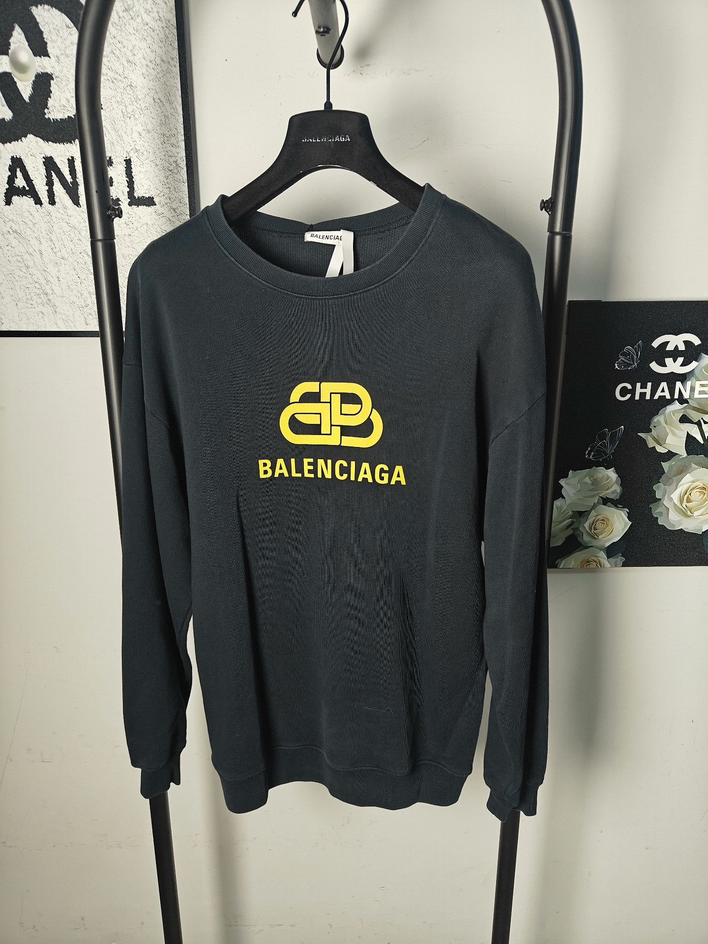 Balenciaga Balenciaga White Hoodie xs Men Size US XS / EU 42 / 0 - 1 Thumbnail