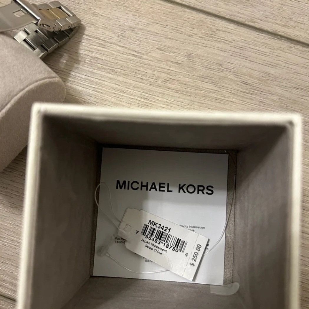Michael Kors Micheal Kors Watch Size 32 - 5 Thumbnail