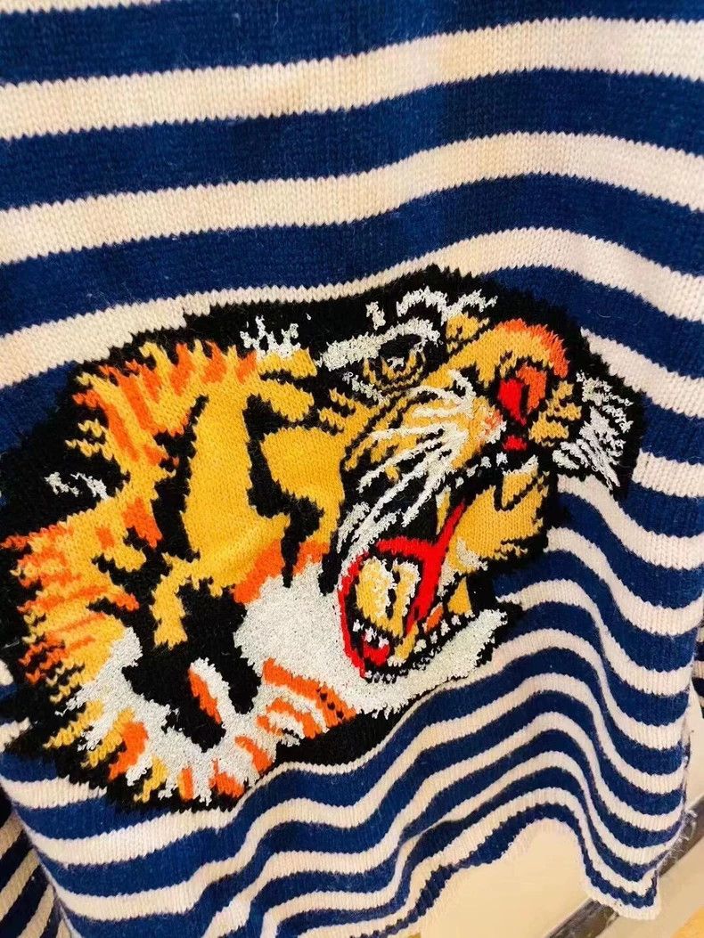 Gucci Gucci Blue and white striped tiger head embroidered pullove Size US S / EU 44-46 / 1 - 2 Thumbnail